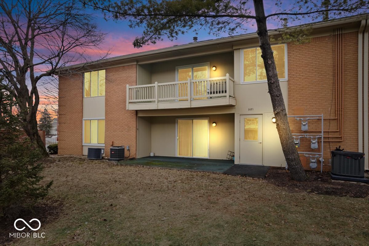 581 W Hunters Drive Unit: D