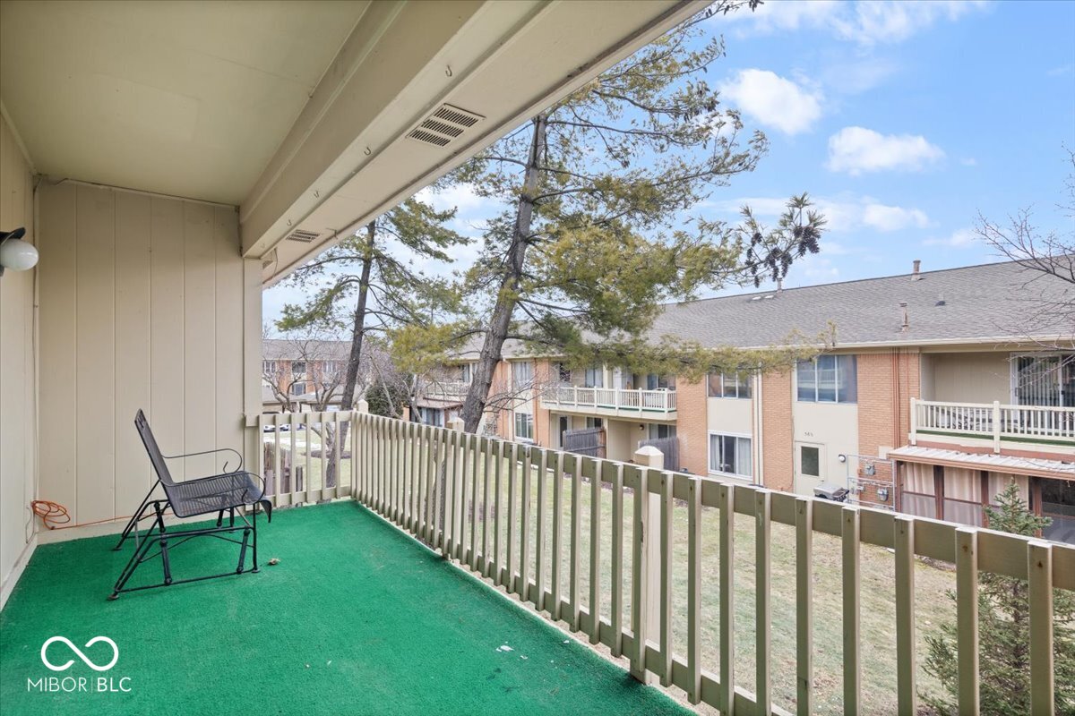 581 W Hunters Drive Unit: D