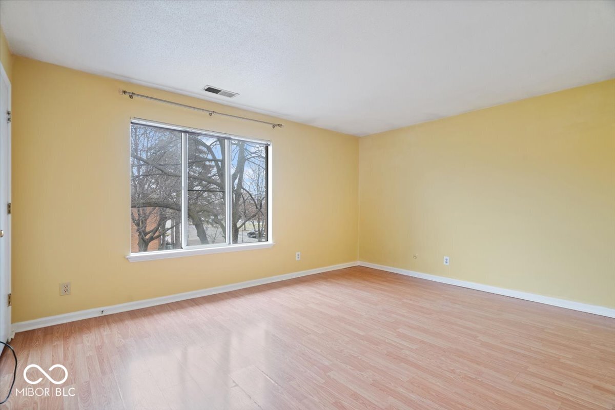 581 W Hunters Drive Unit: D