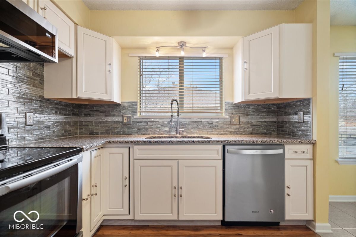 581 W Hunters Drive Unit: D