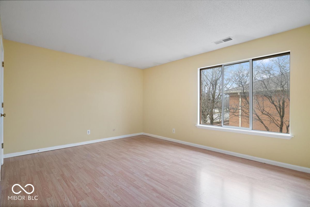 581 W Hunters Drive Unit: D