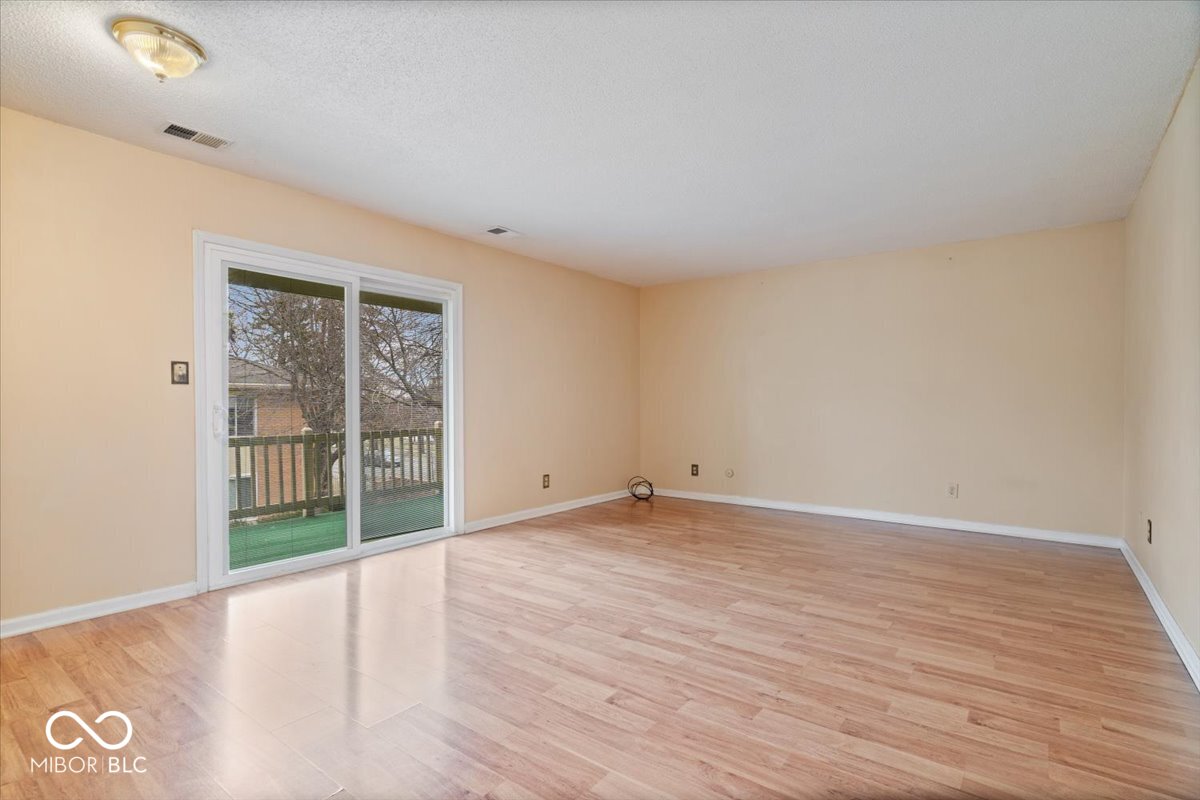 581 W Hunters Drive Unit: D