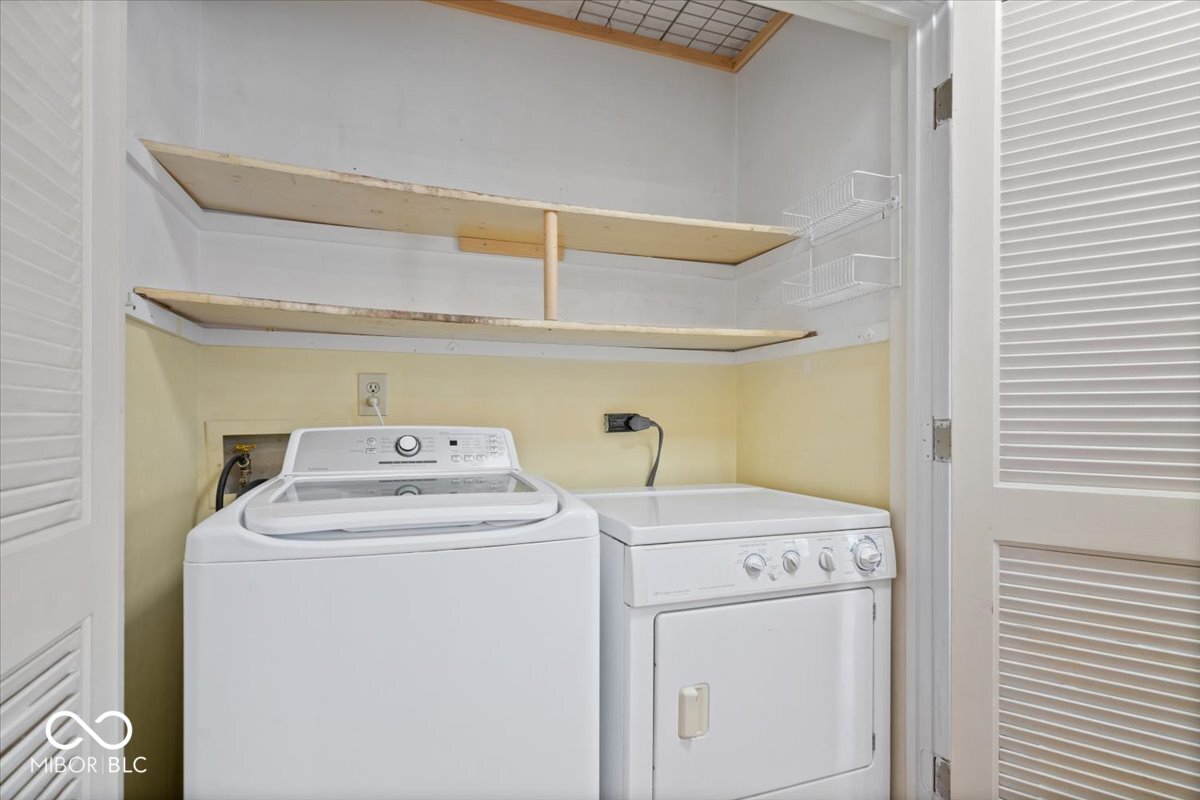 581 W Hunters Drive Unit: D