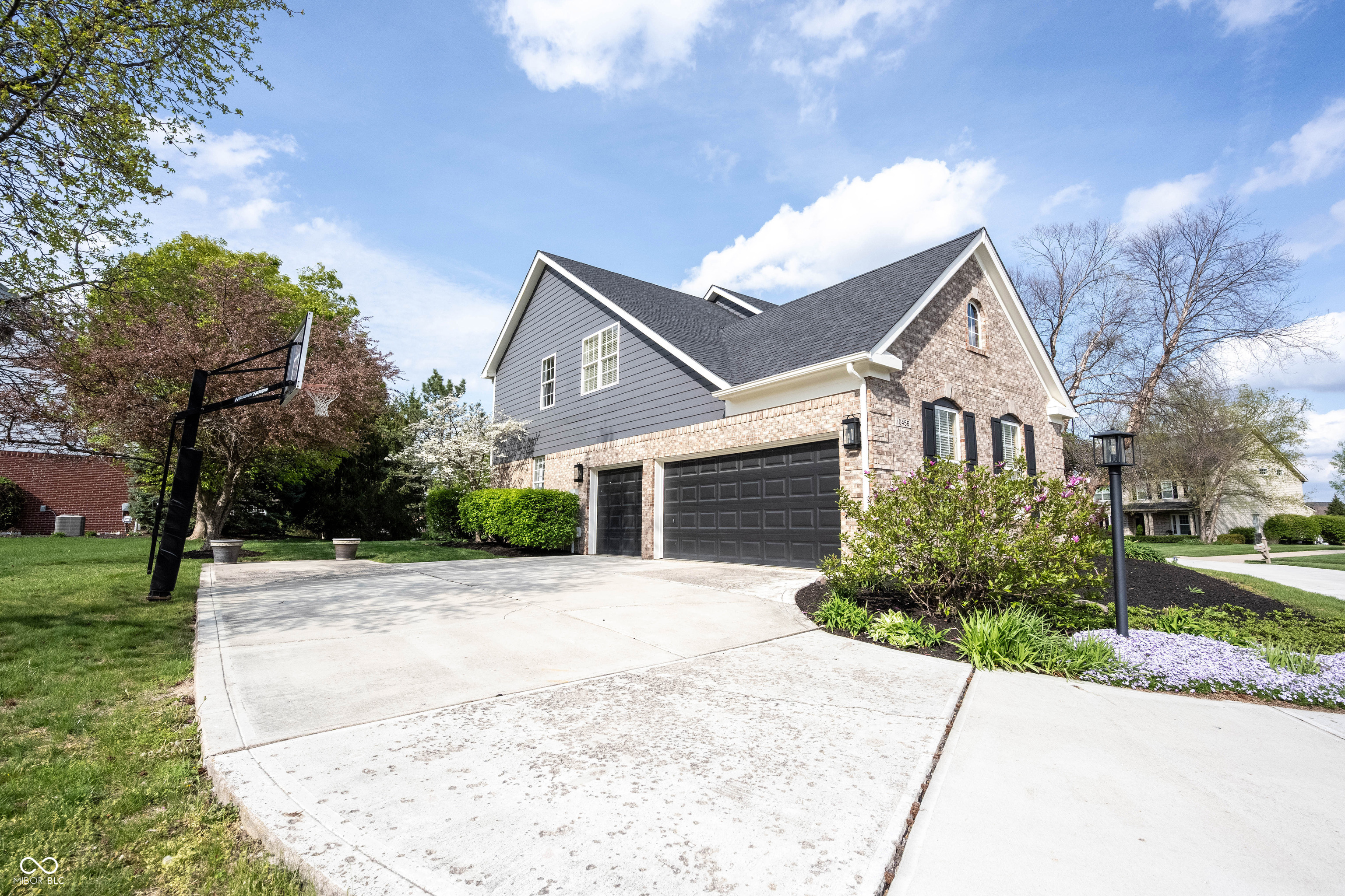 10456 Stonegate Drive