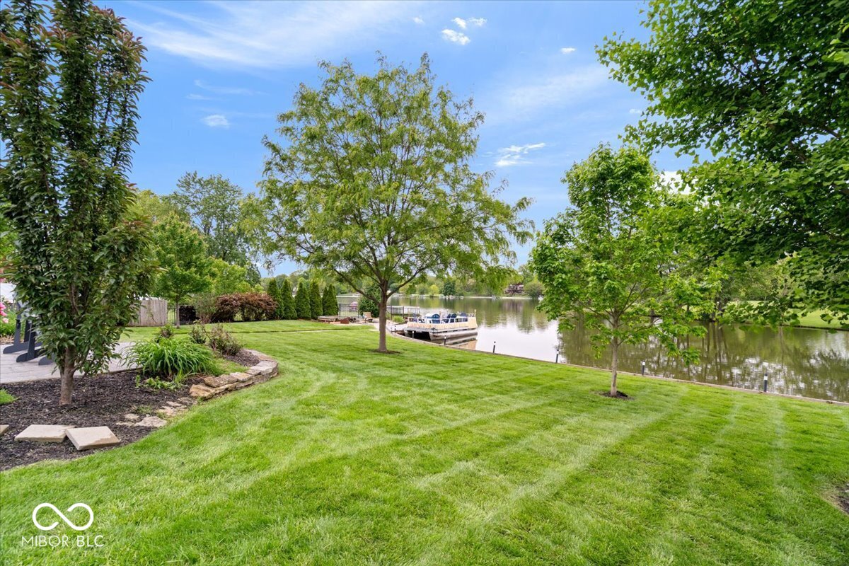 11416 E Lakeshore Drive