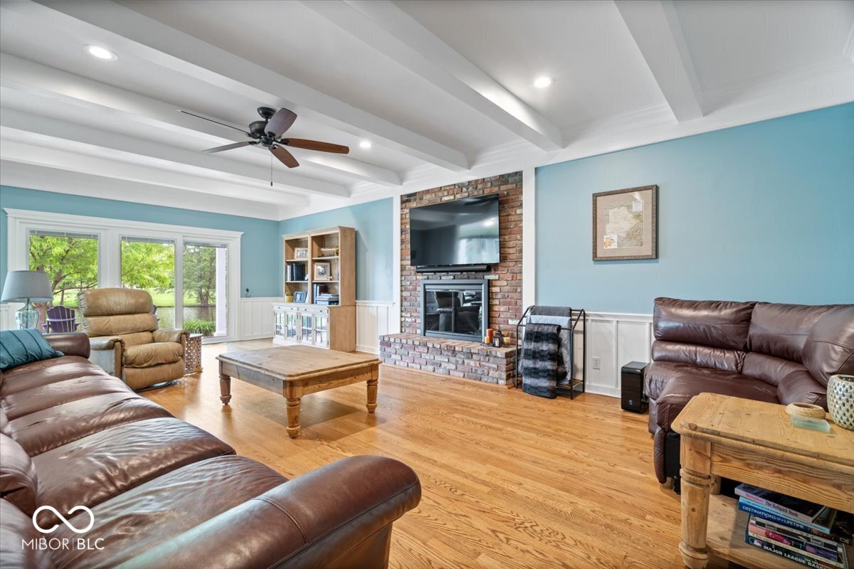 11416 E Lakeshore Drive