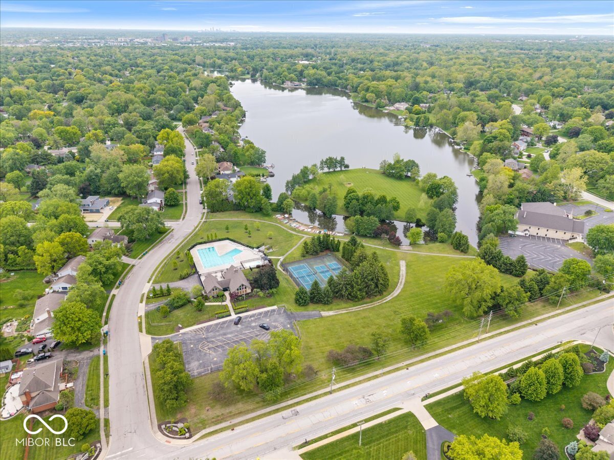 11416 E Lakeshore Drive