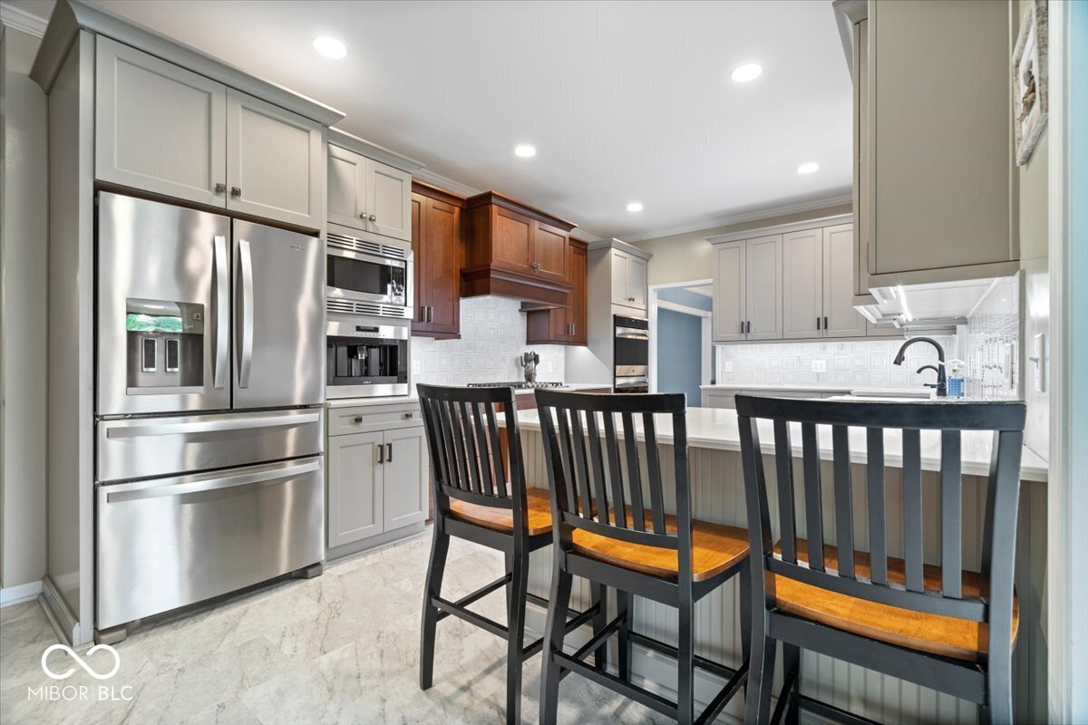 11416 E Lakeshore Drive