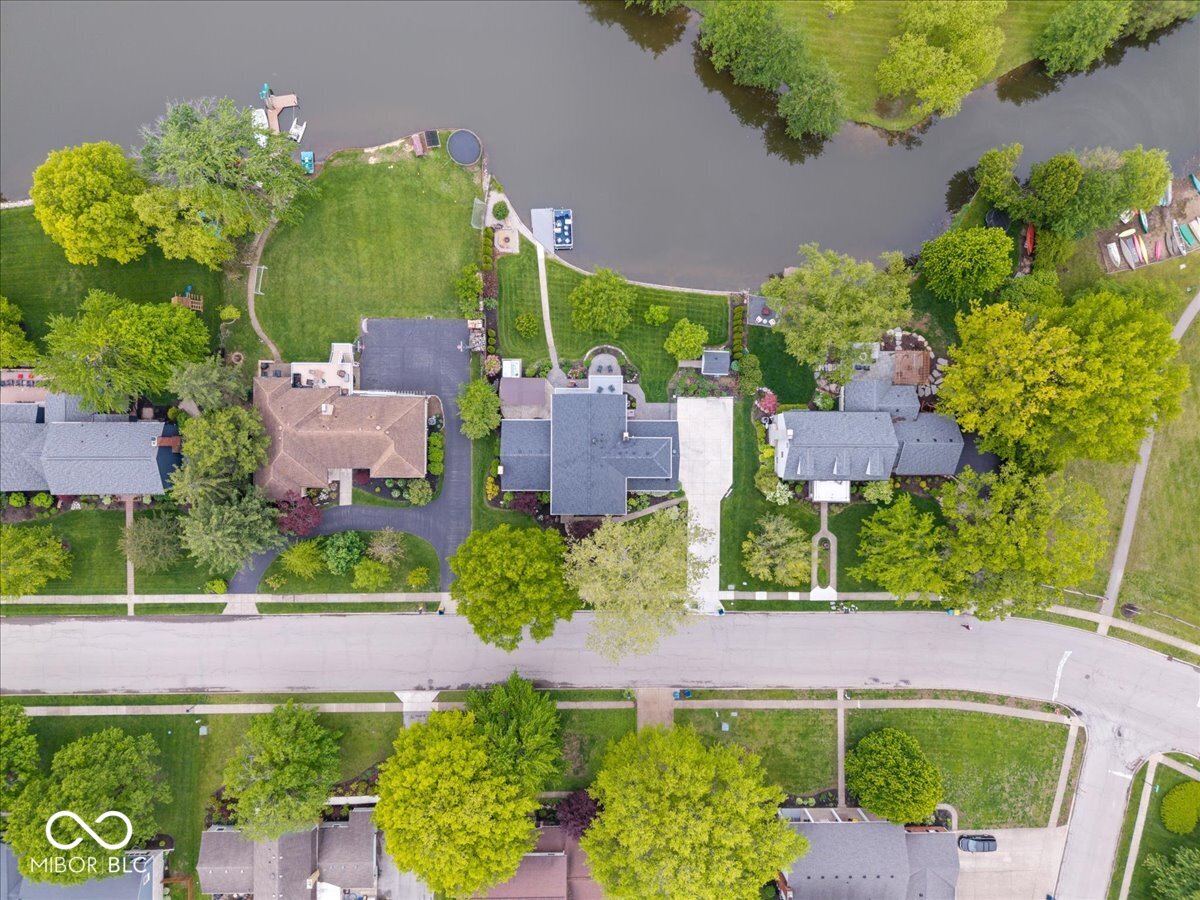 11416 E Lakeshore Drive