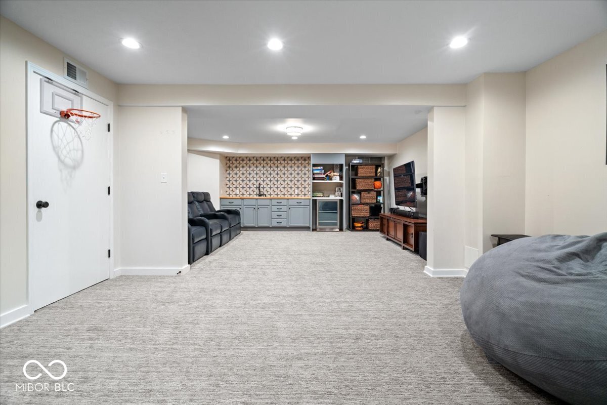 11416 E Lakeshore Drive