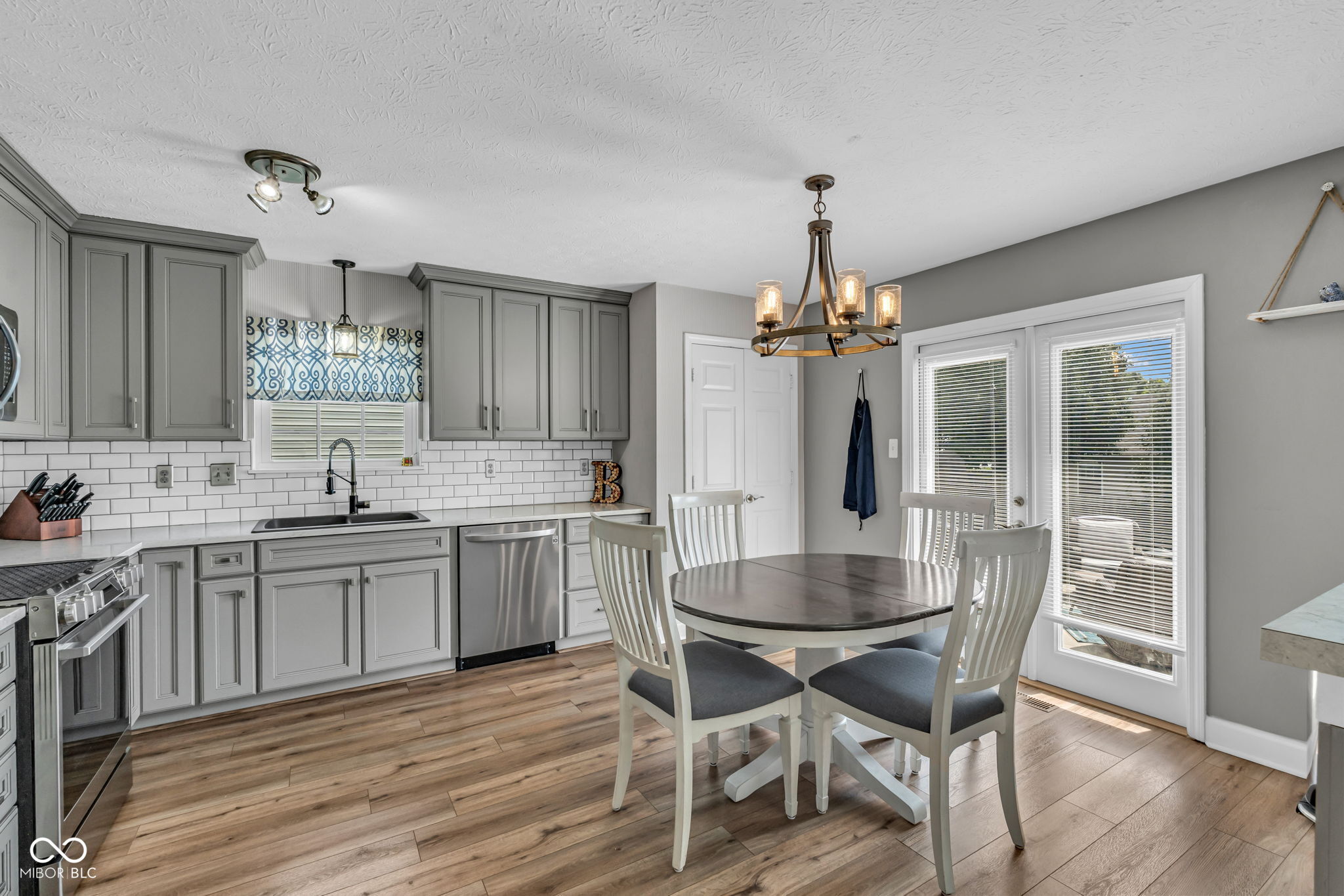 8353 Southern Springs Drive