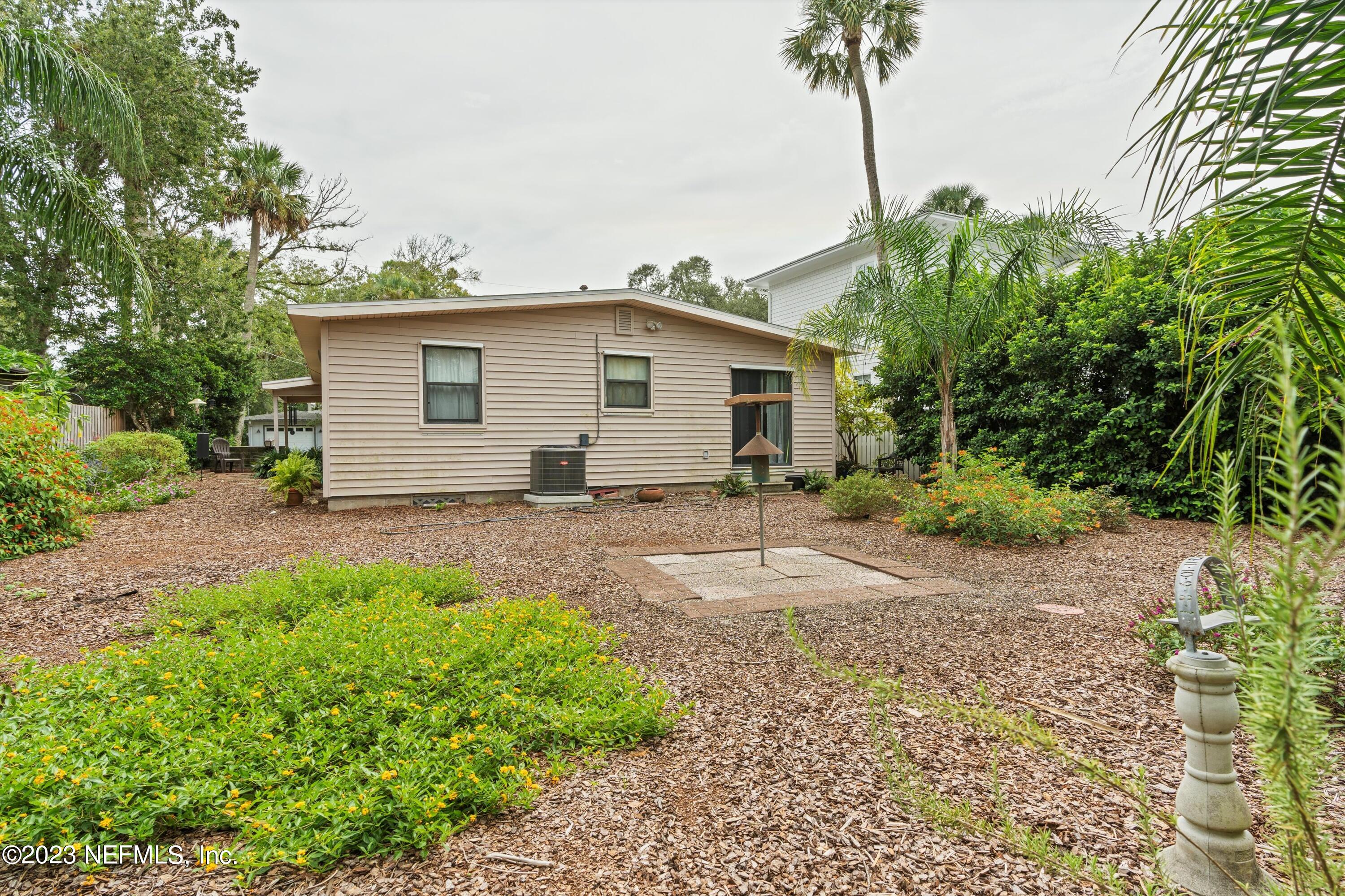 371 9TH Street