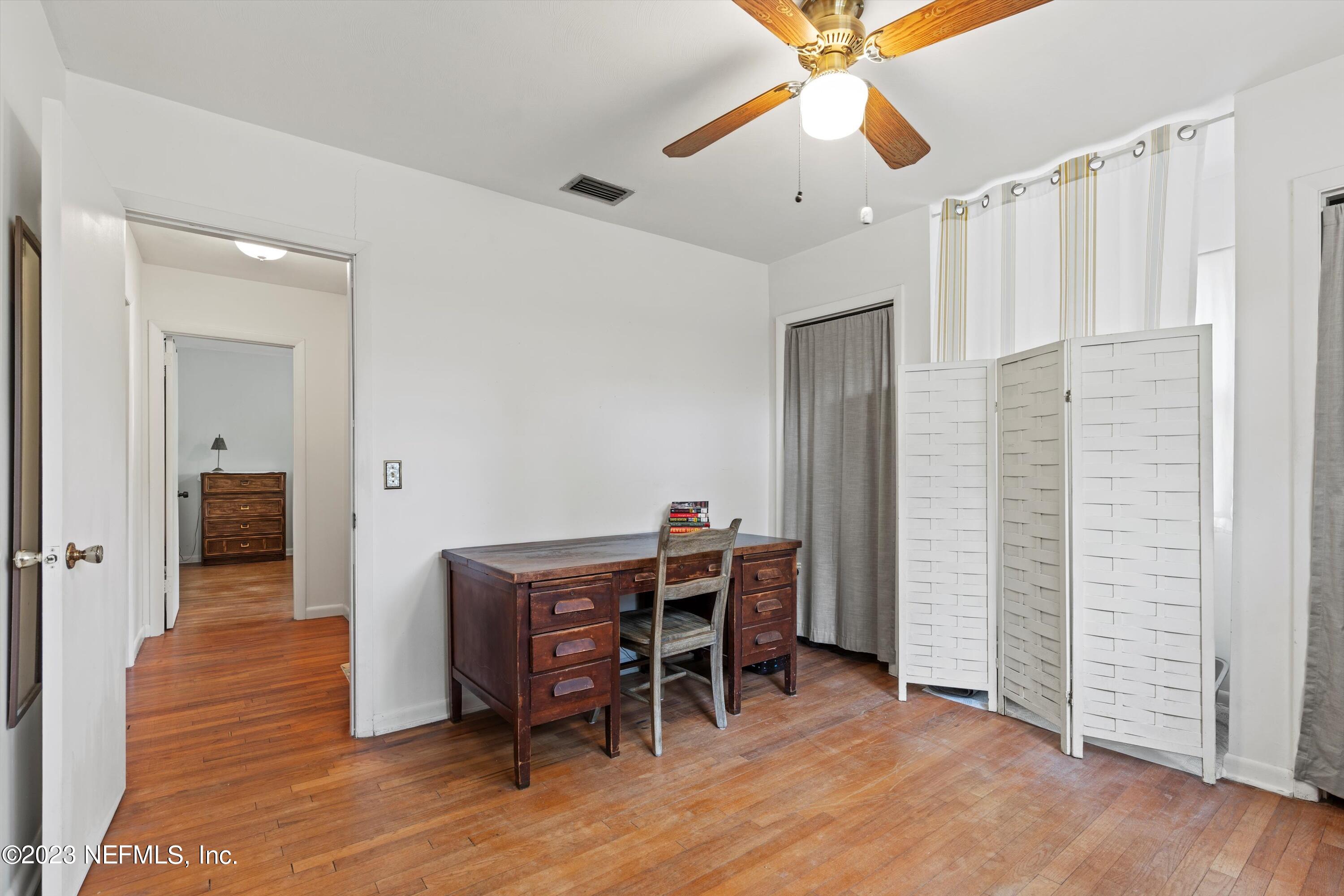 371 9TH Street