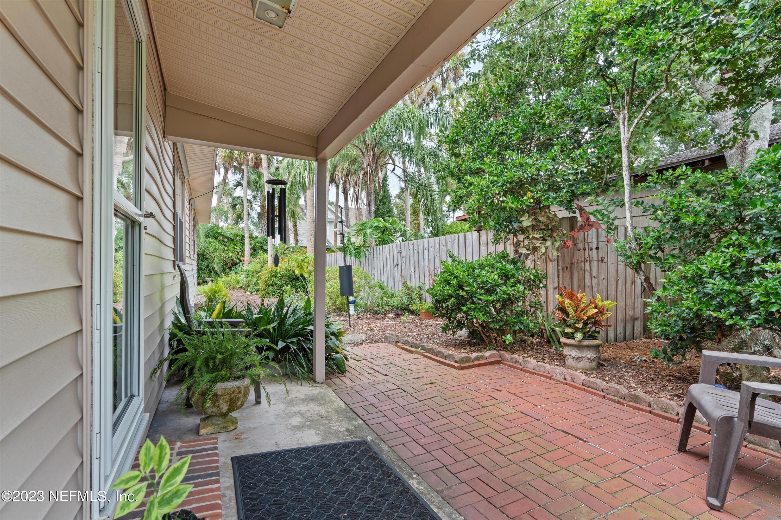 371 9TH Street