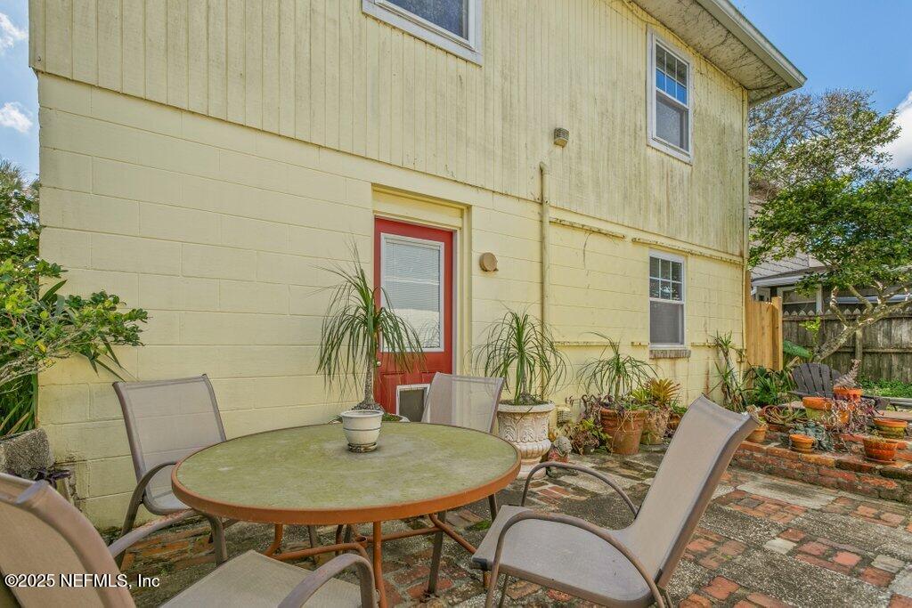 218 CEDAR Street