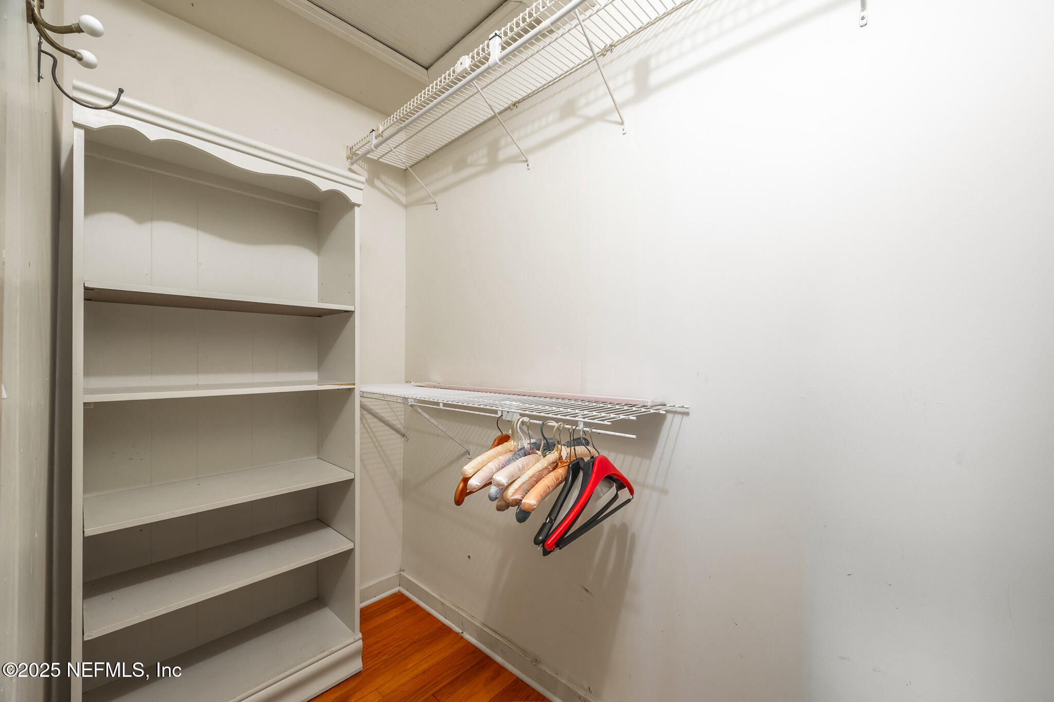 120 LORA Street