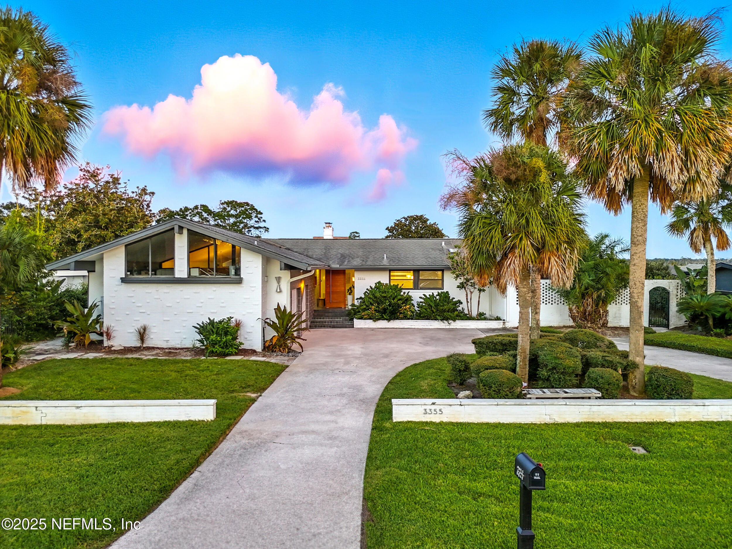 3355 SILVER PALM Drive