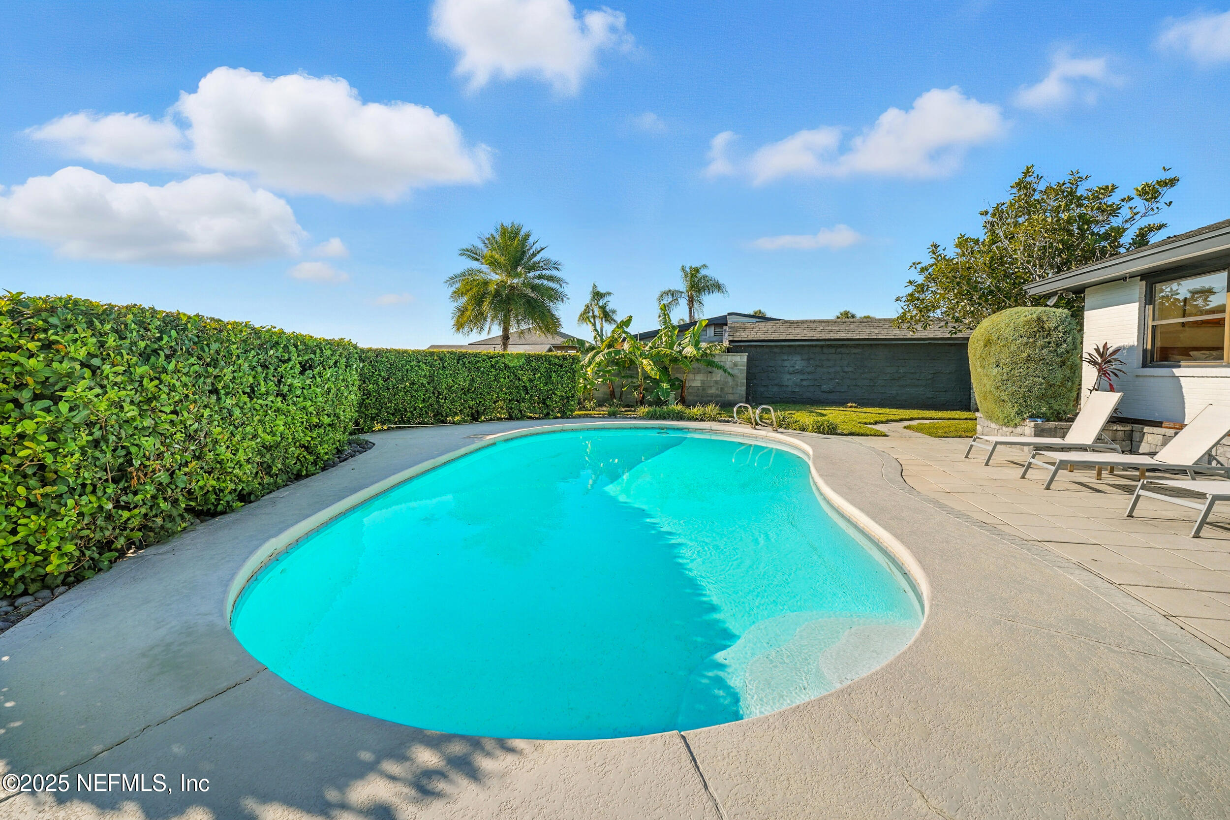 3355 SILVER PALM Drive