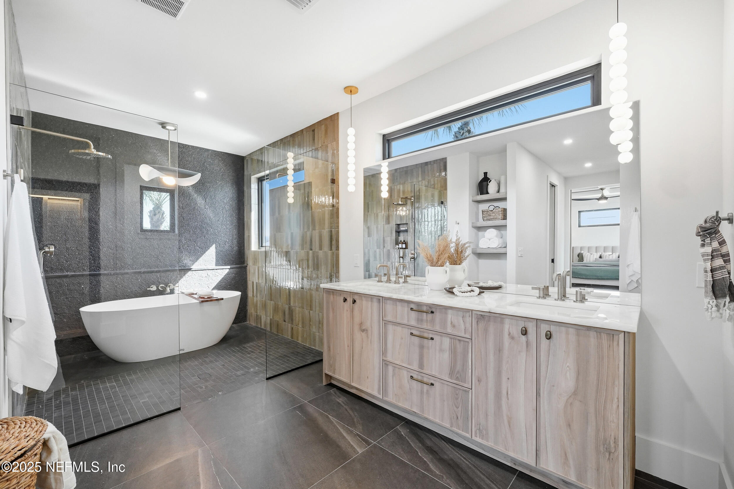 532 2ND Street