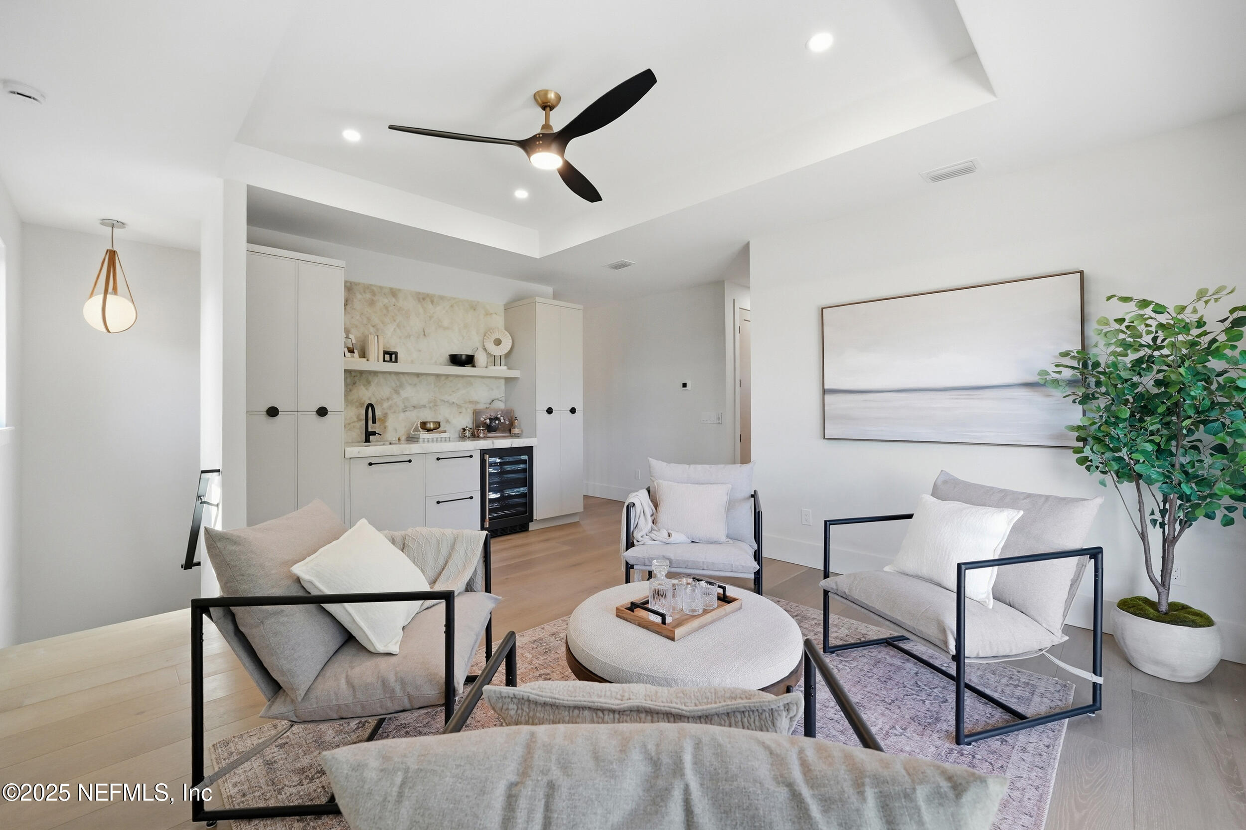 532 2ND Street