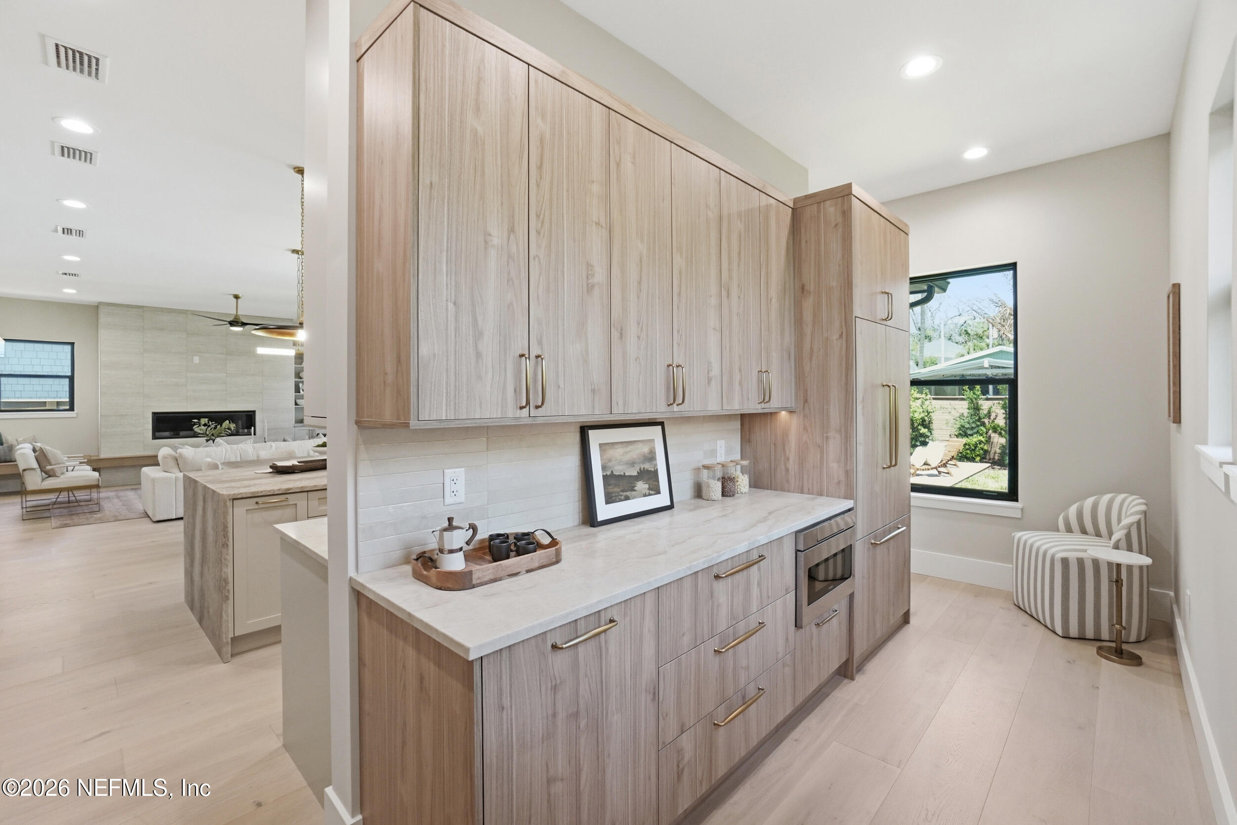371 9TH Street