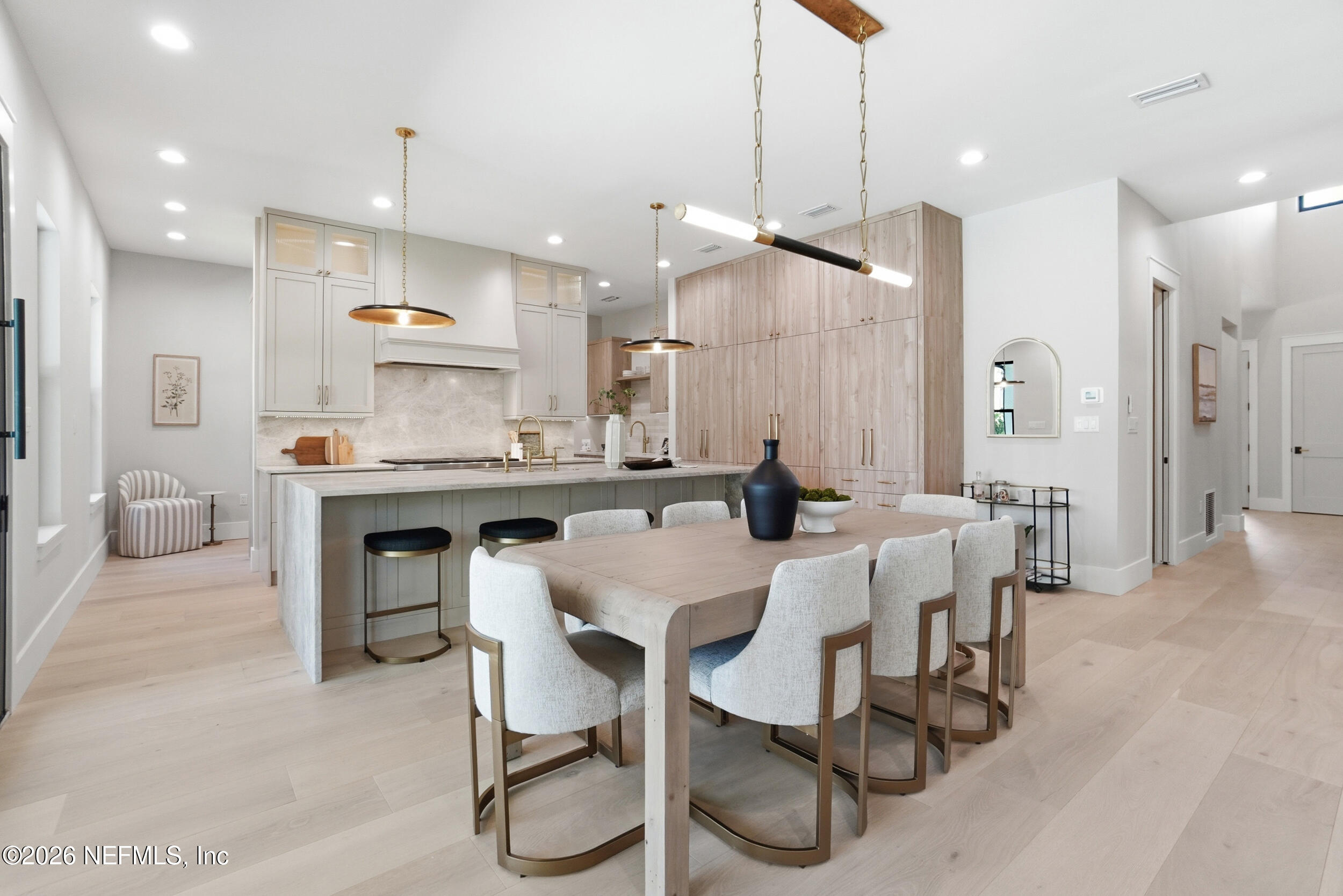 371 9TH Street