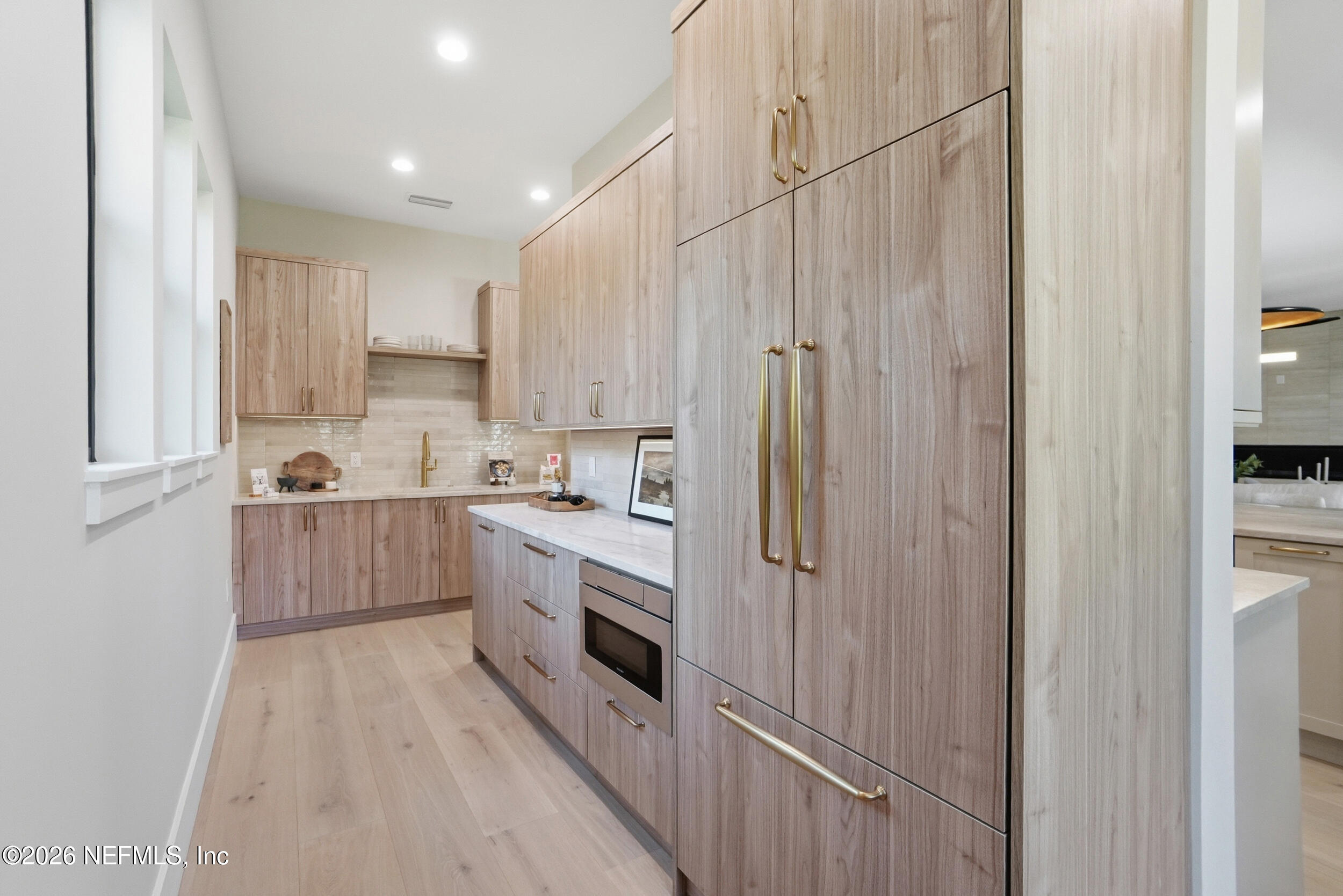371 9TH Street