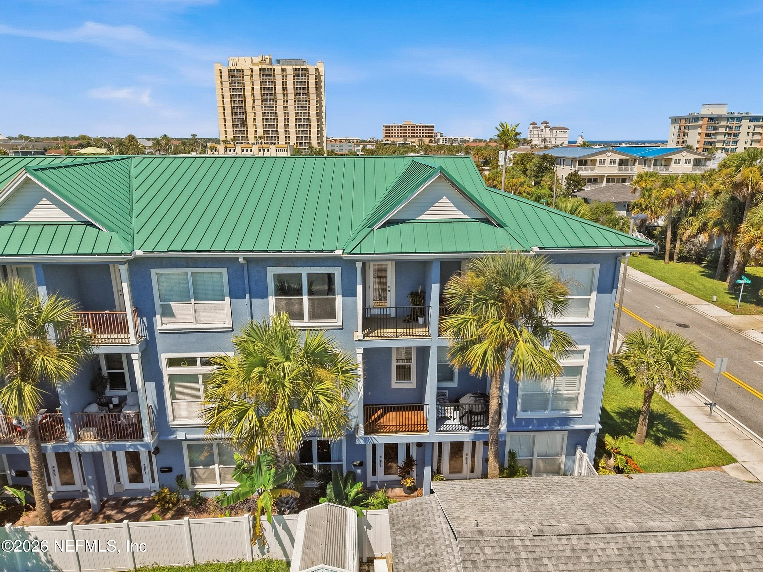 310 2ND Street S 4