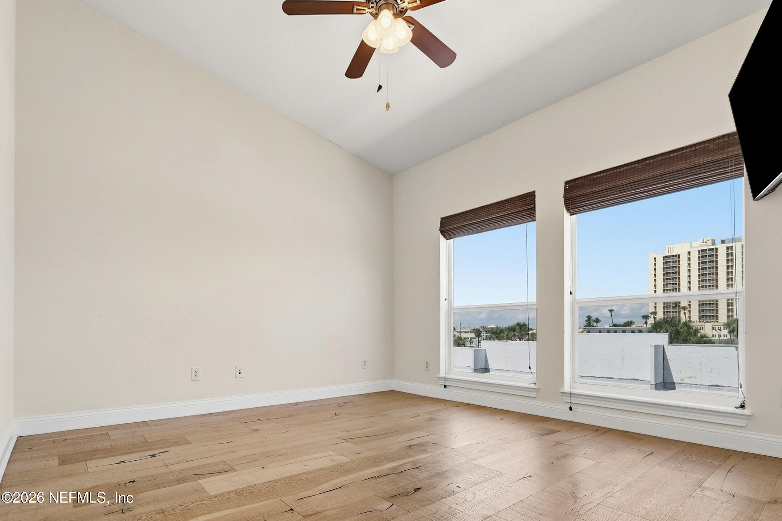 310 2ND Street S 4