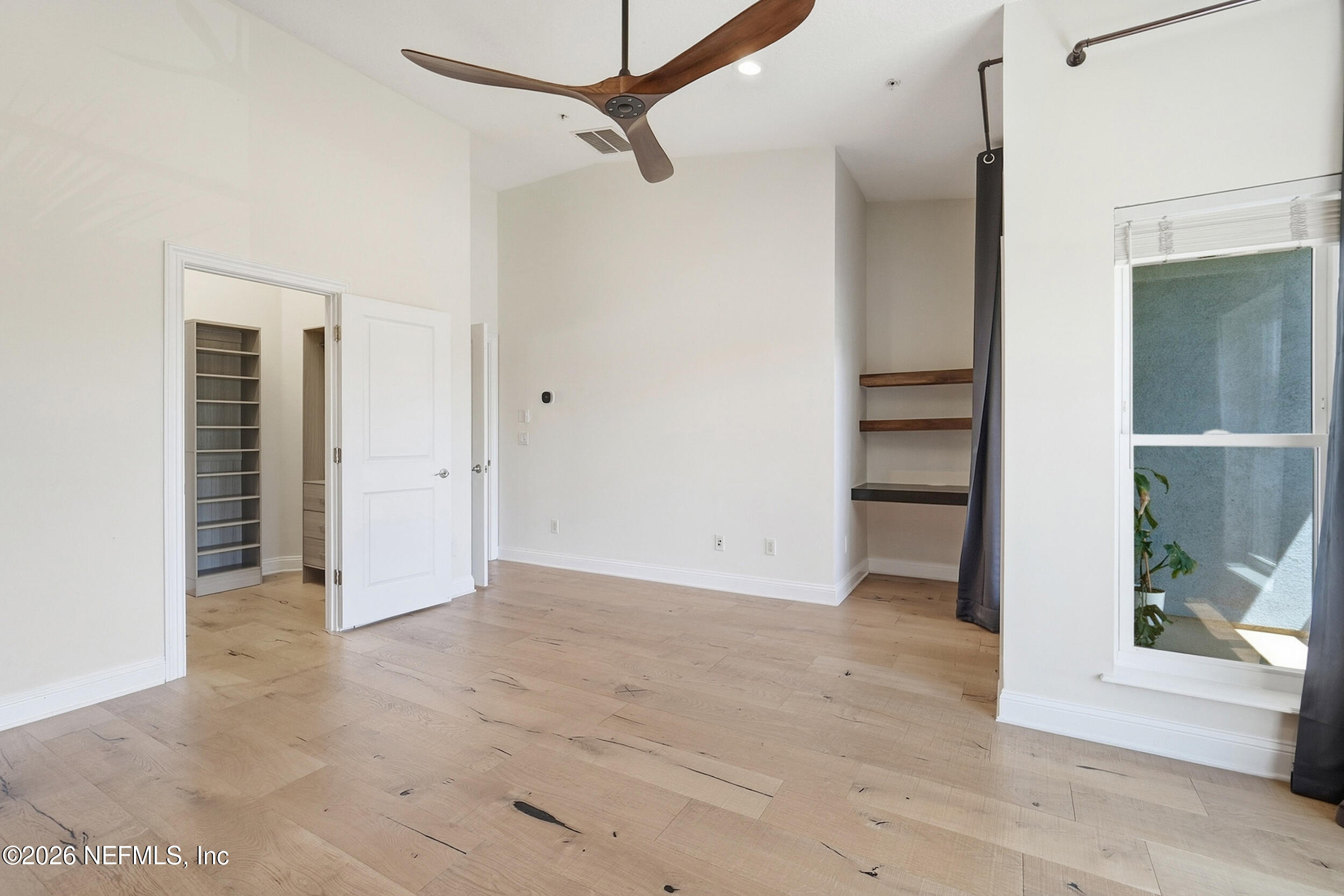 310 2ND Street S 4
