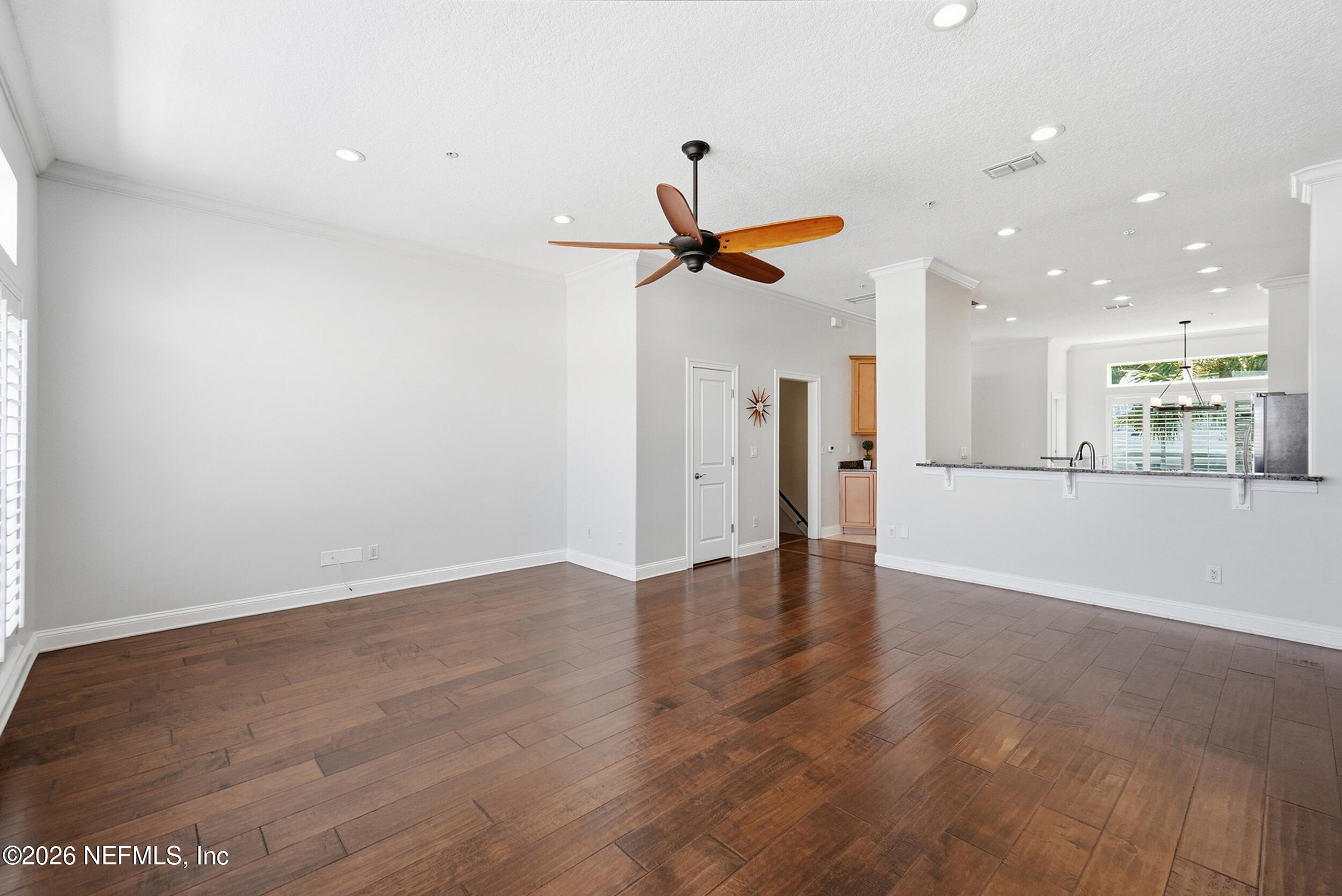 310 2ND Street S 4