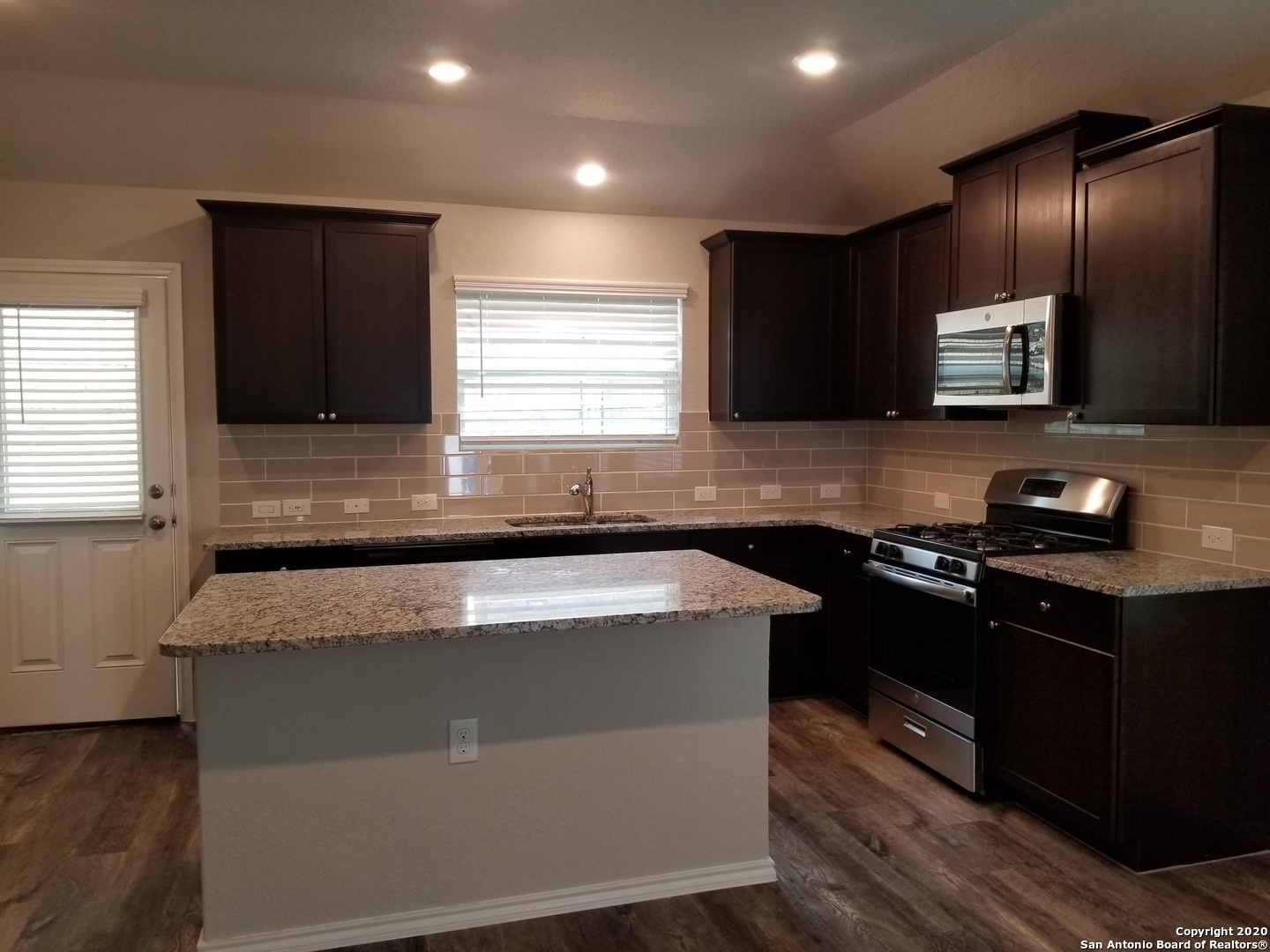10403 Midsummer Meadow