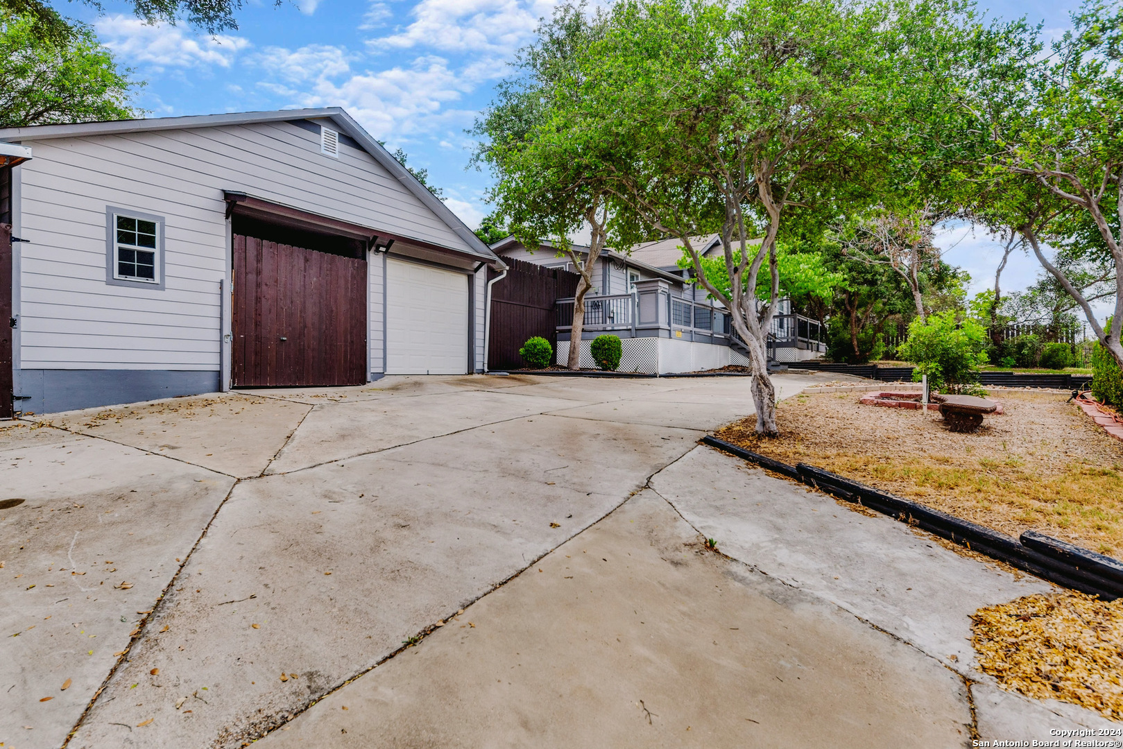 259 Park Dr