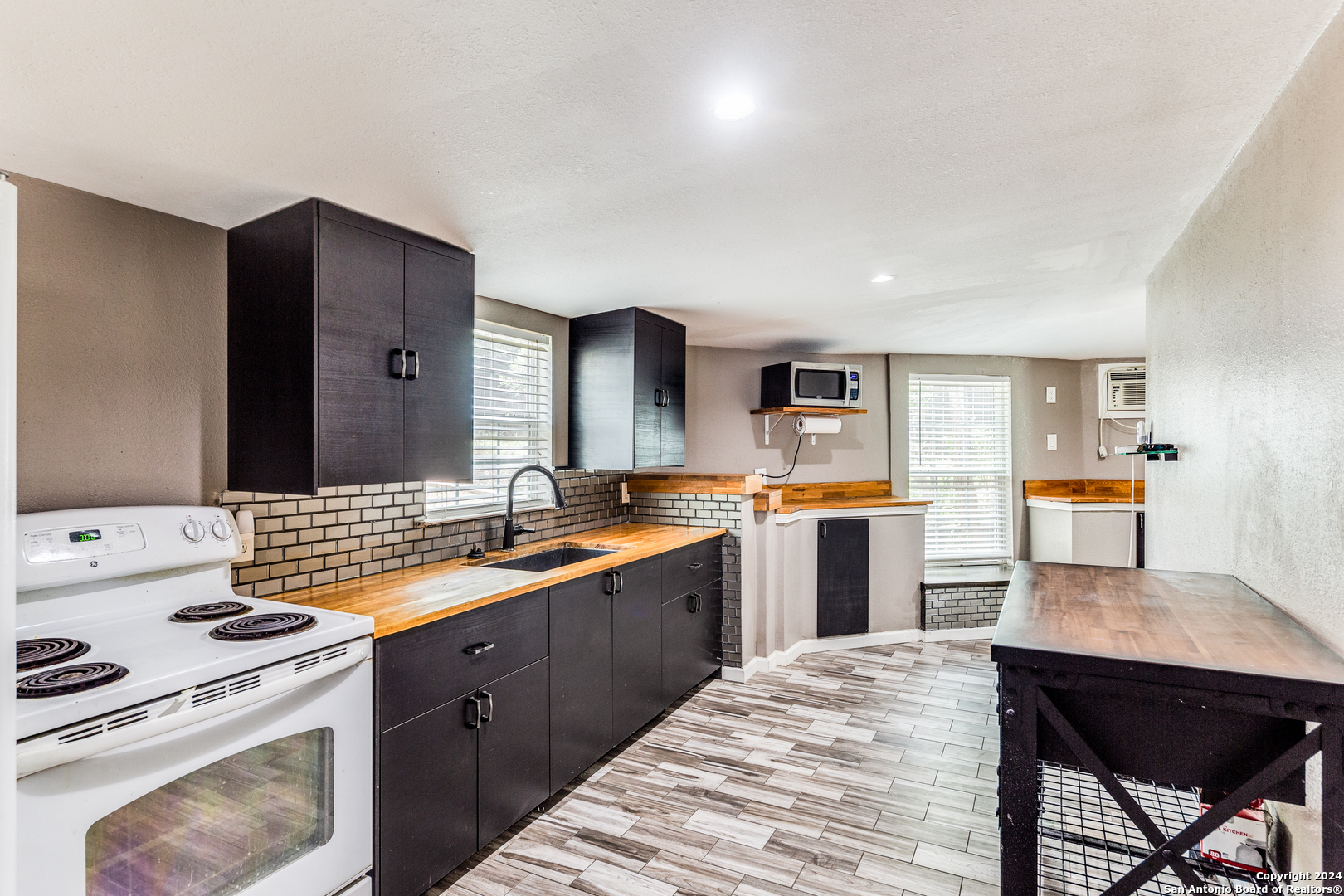 259 Park Dr