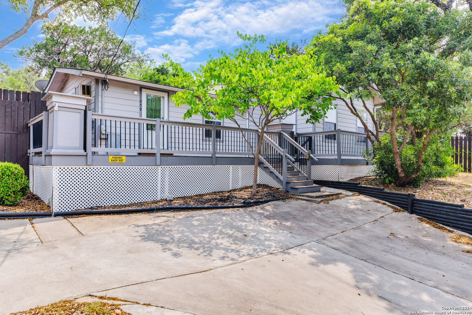 259 Park Dr