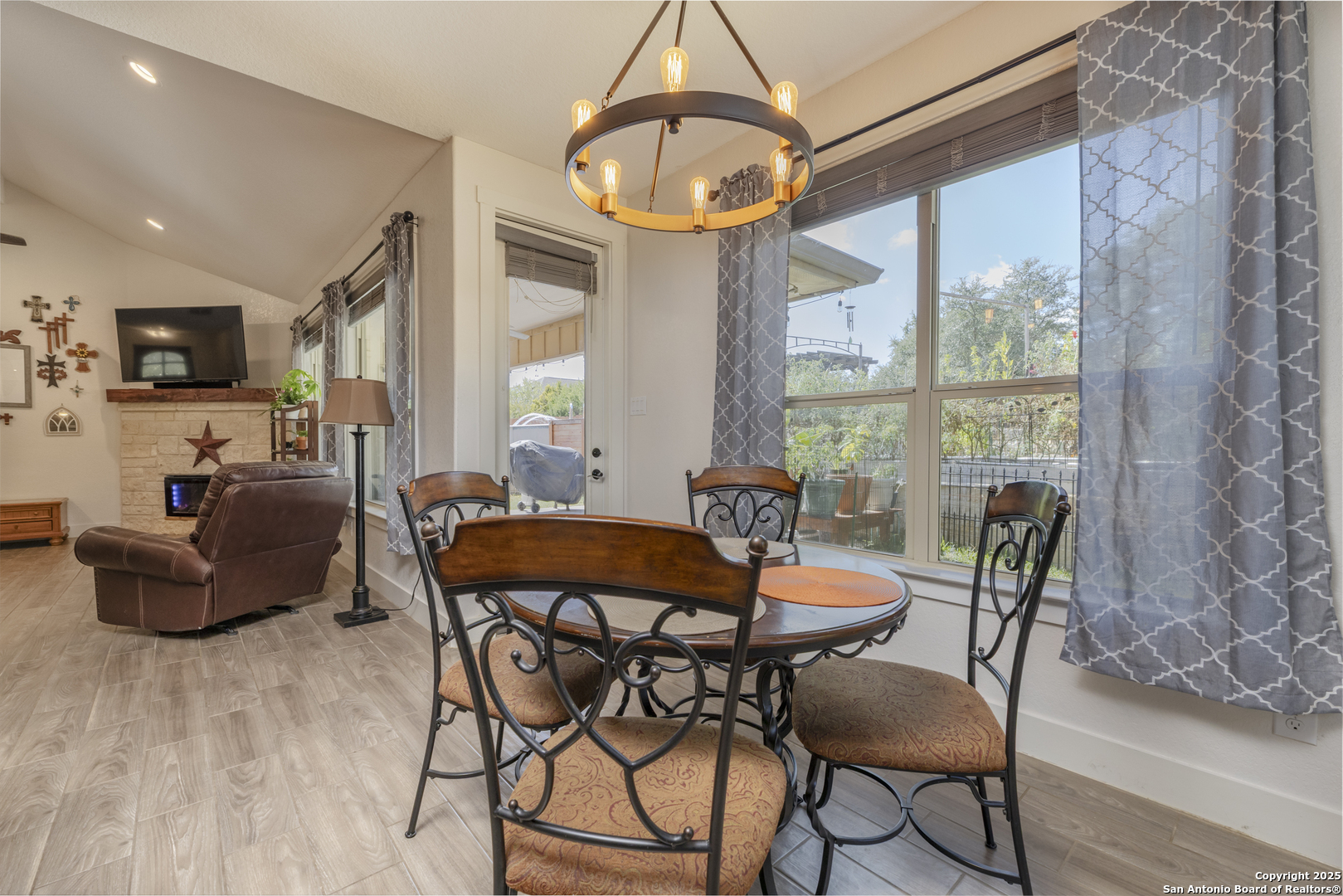1264 Spicewood Rd