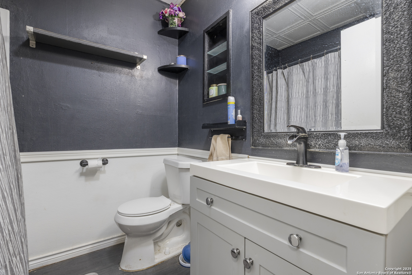 3411 Vinecrest