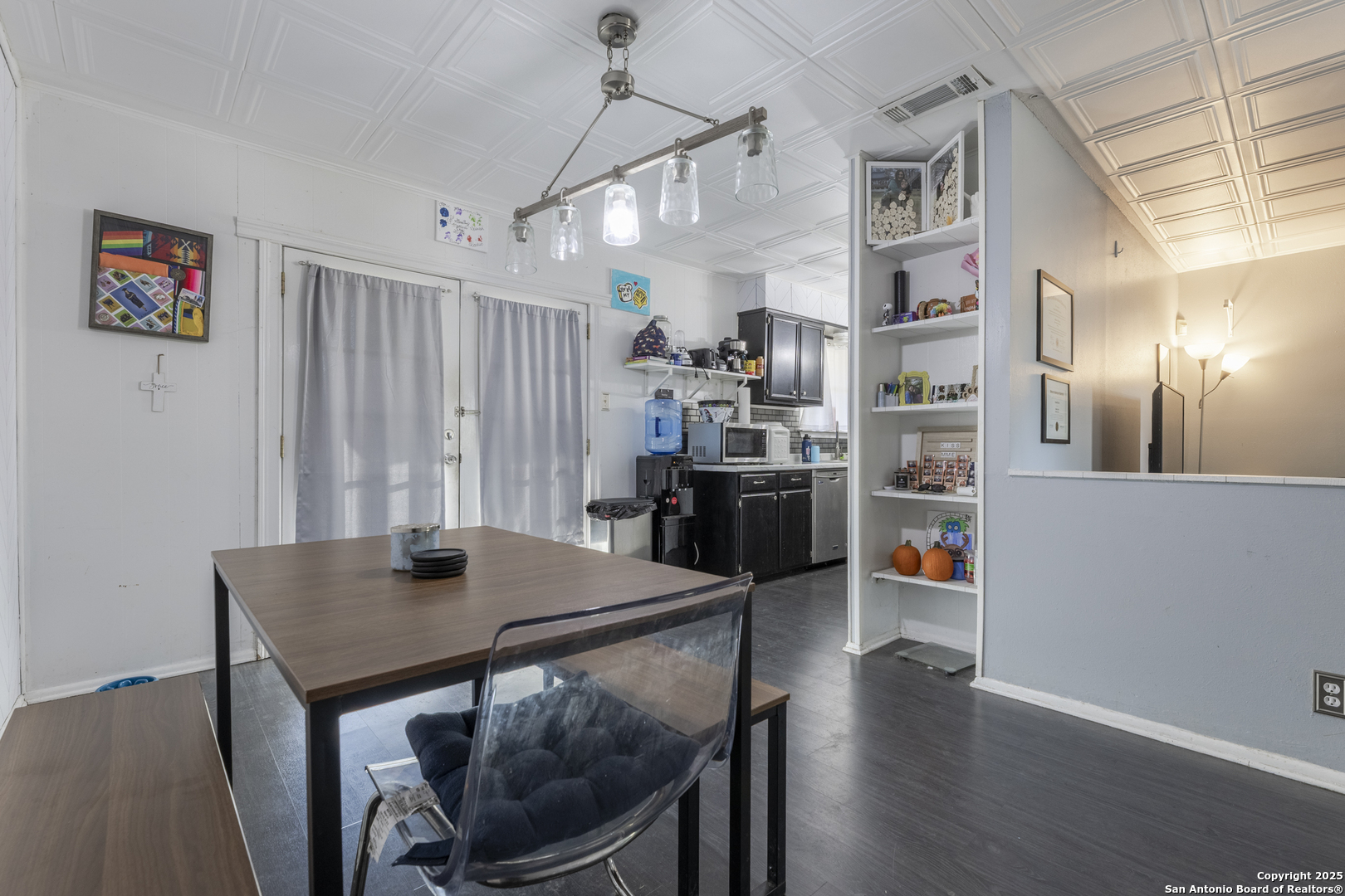 3411 Vinecrest