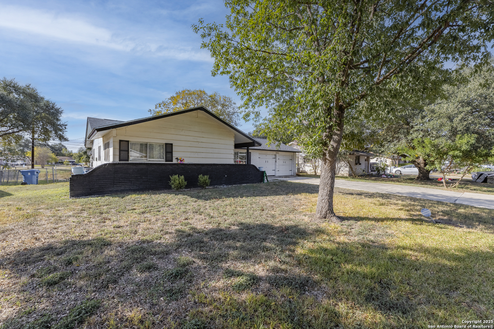3411 Vinecrest