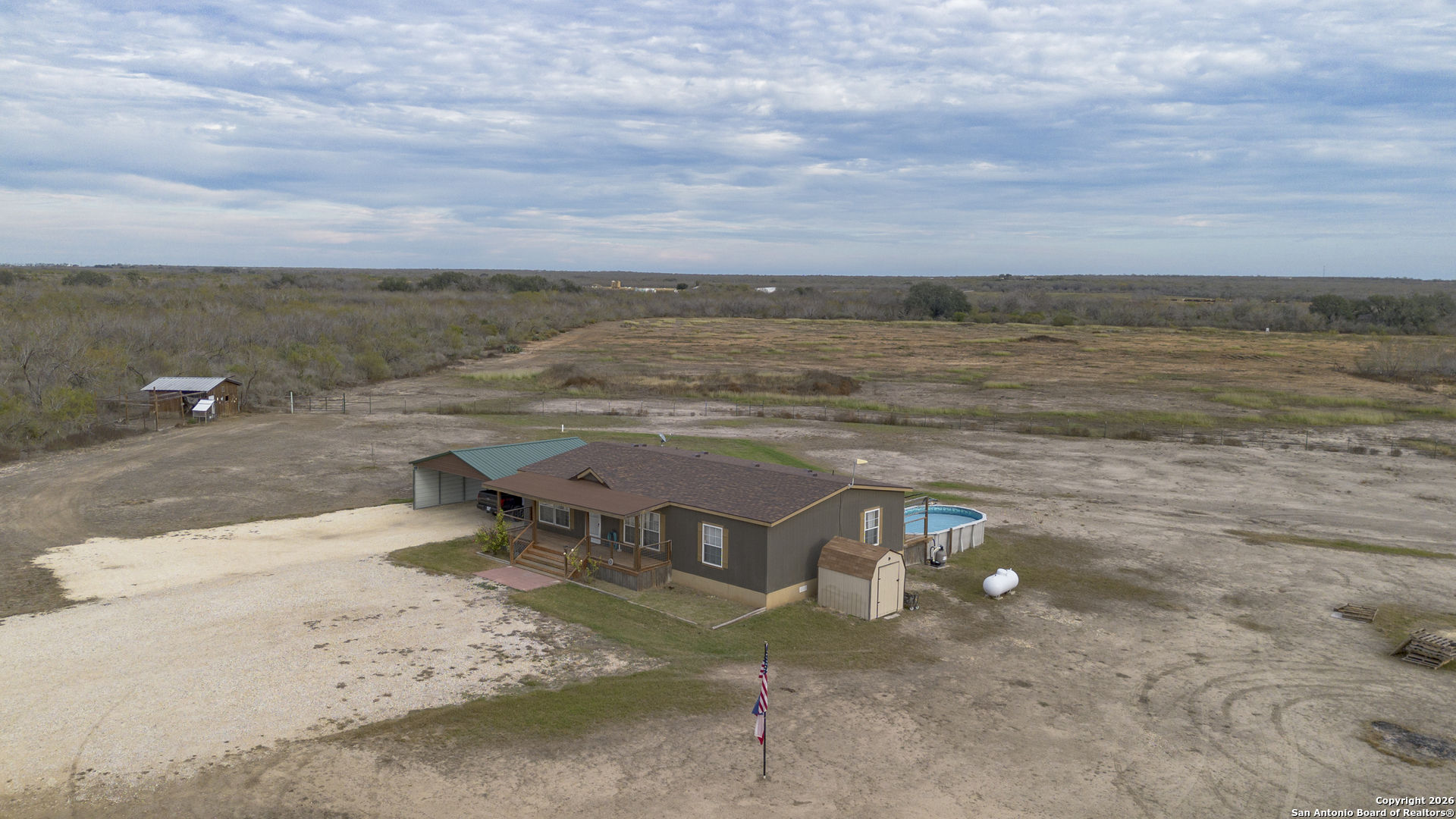 300 Private Road 2743