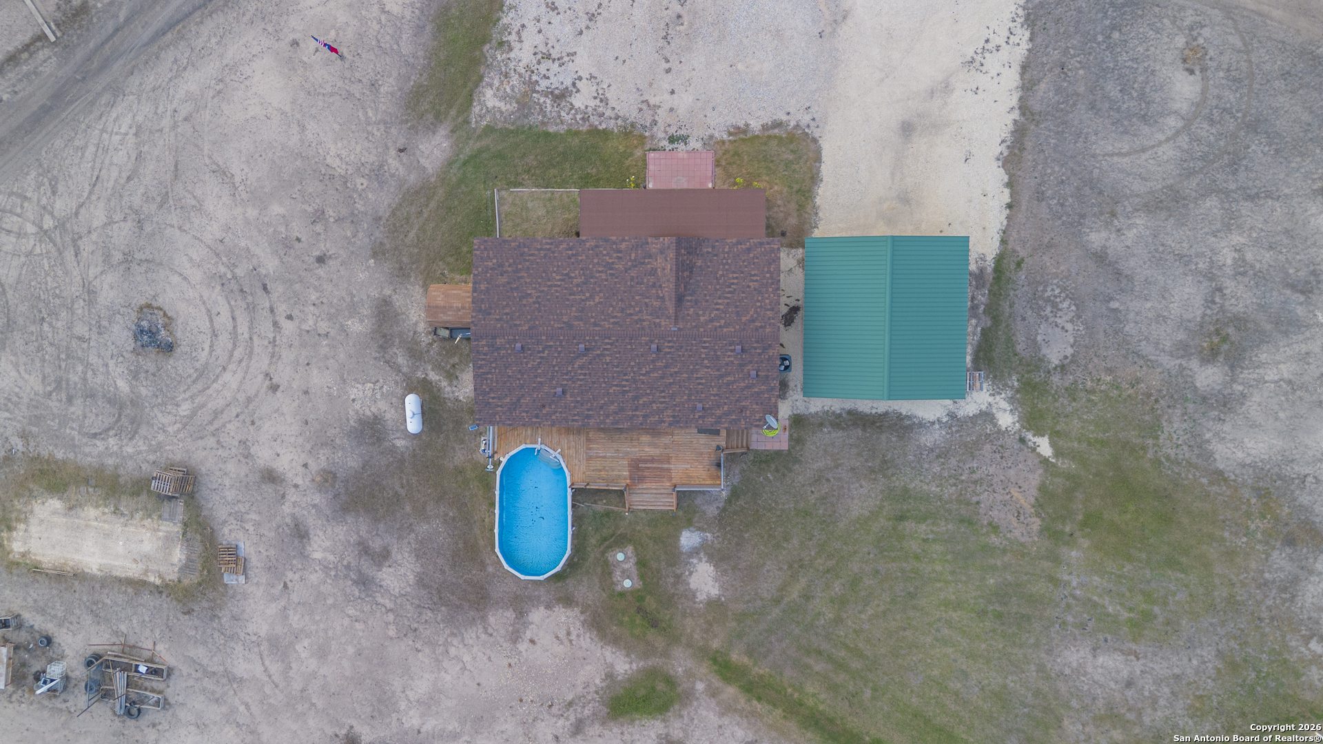 300 Private Road 2743
