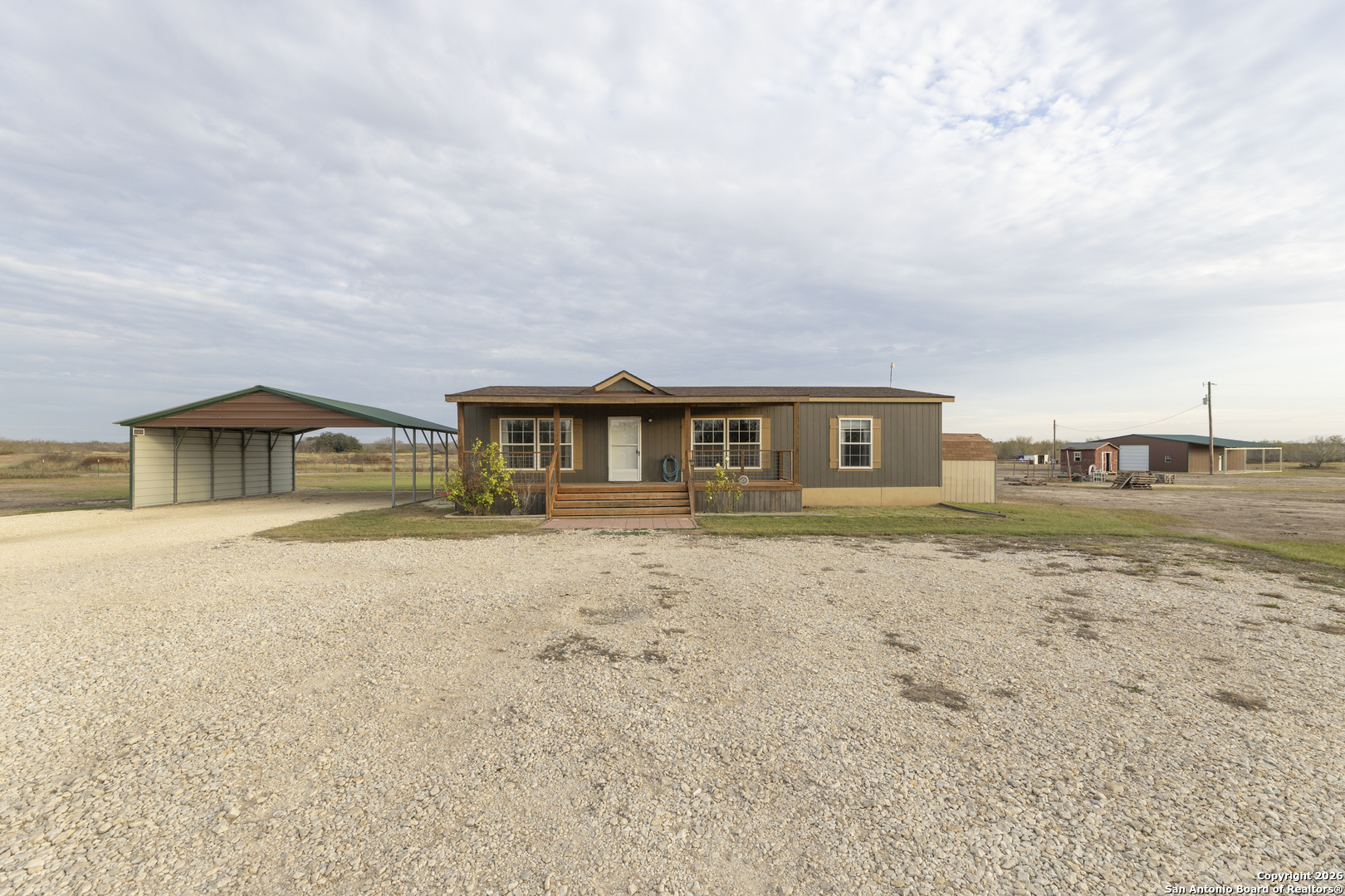 300 Private Road 2743