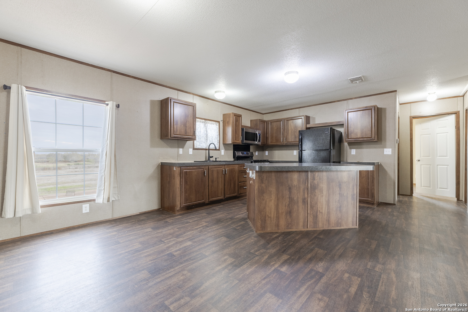 300 Private Road 2743