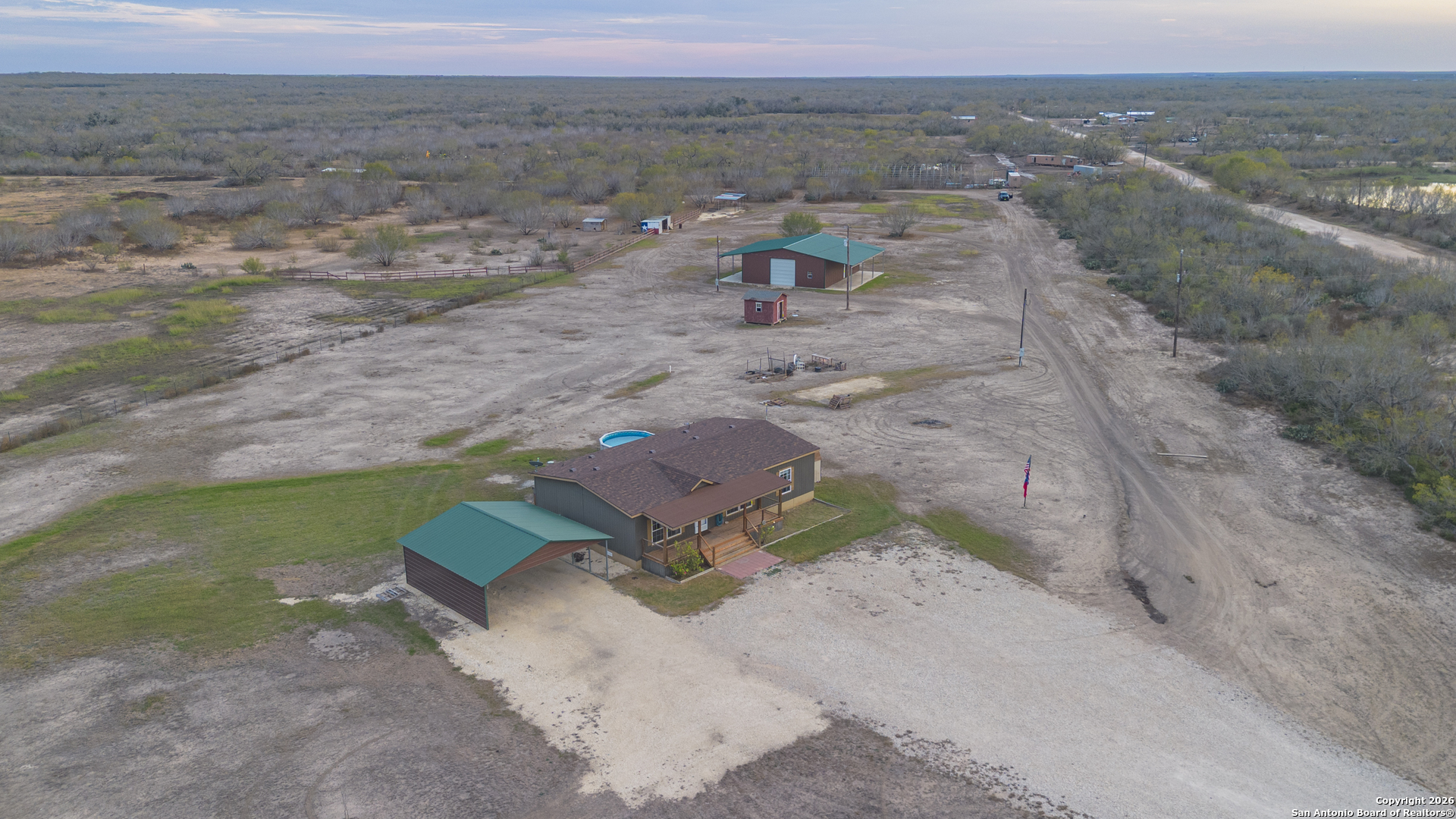 300 Private Road 2743
