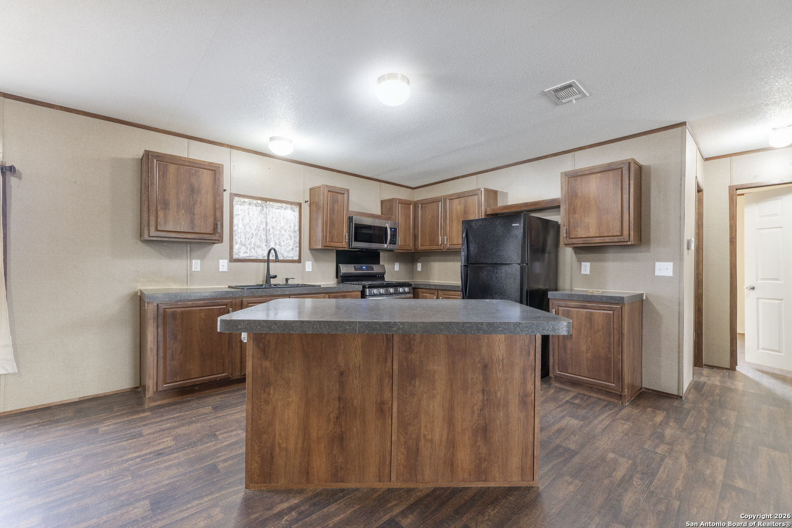 300 Private Road 2743