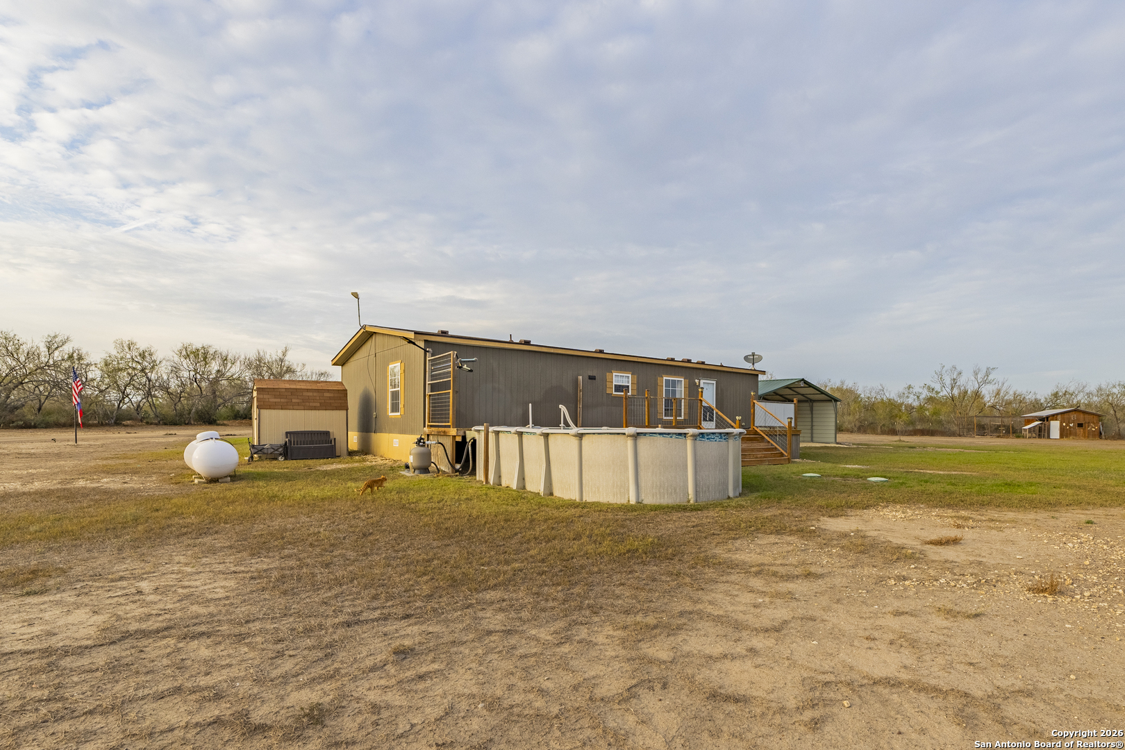 300 Private Road 2743