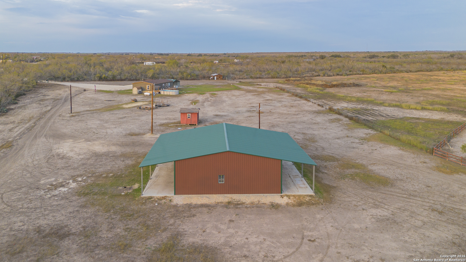 300 Private Road 2743