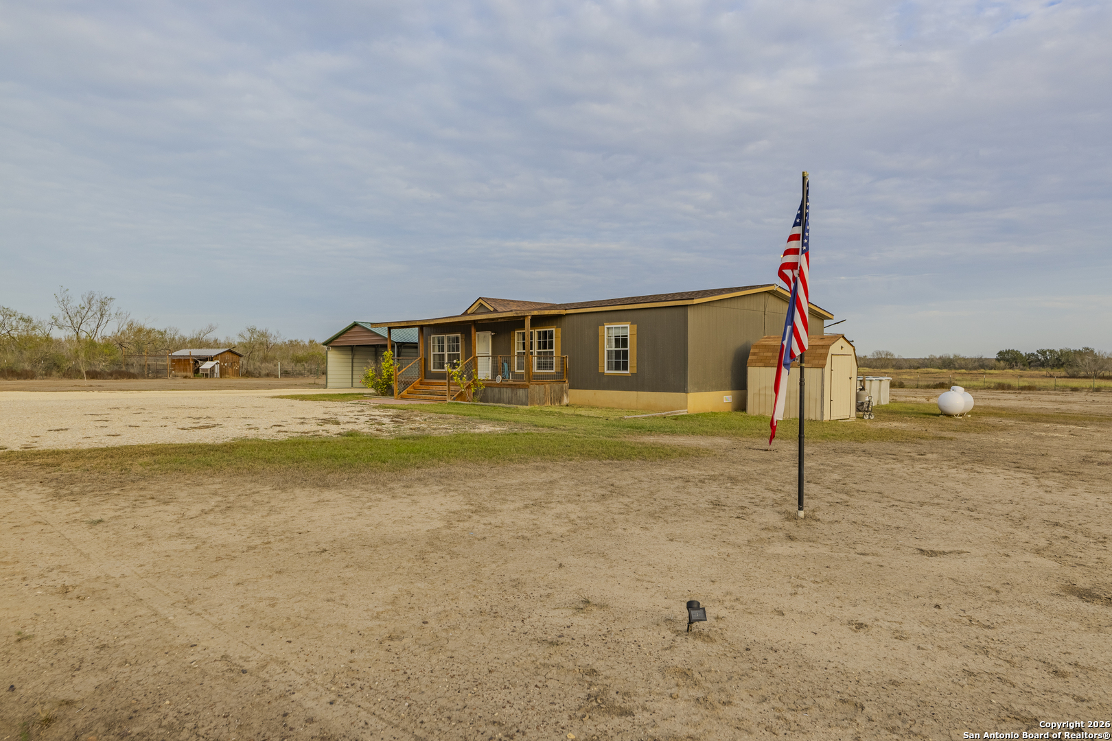 300 Private Road 2743