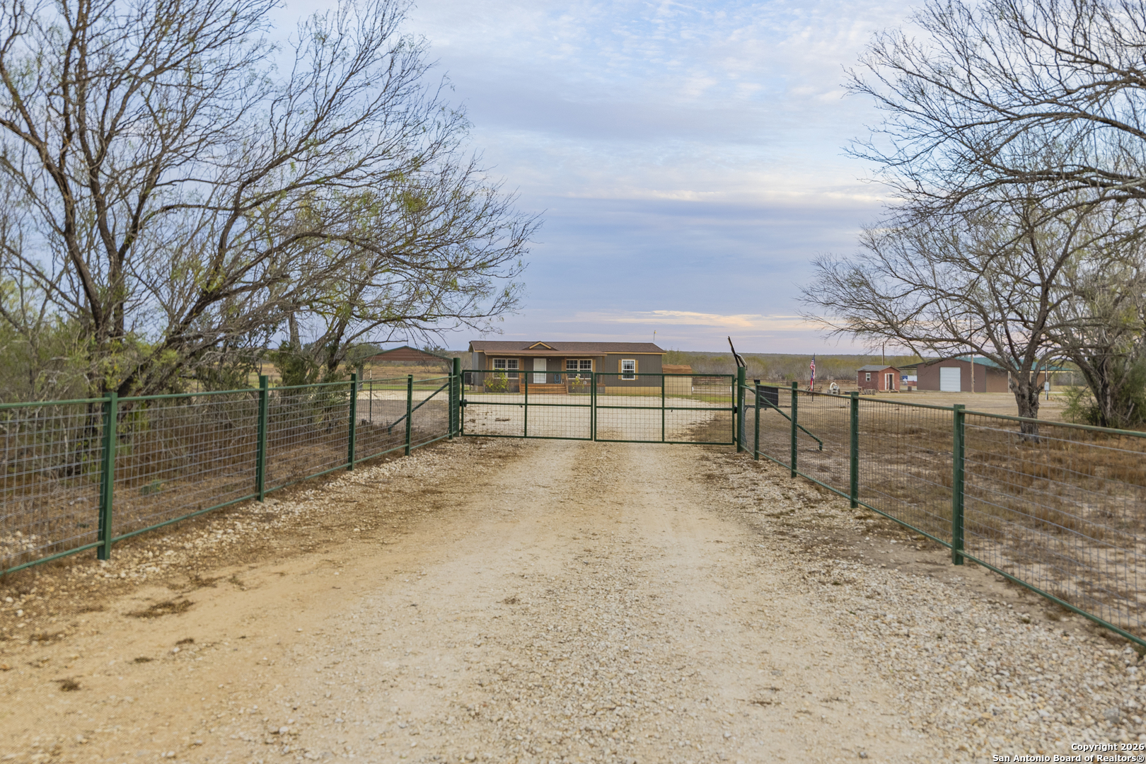 300 Private Road 2743