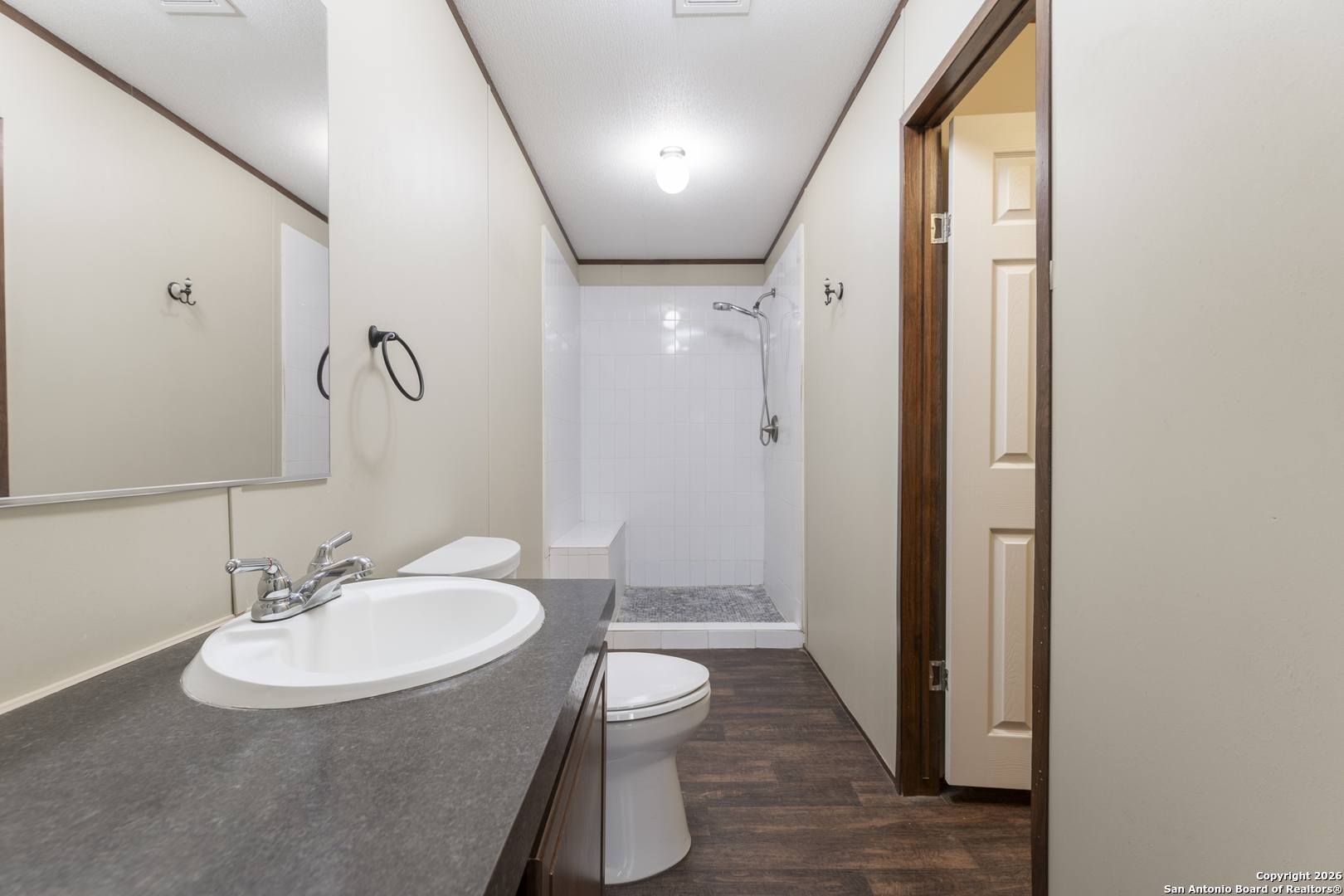 300 Private Road 2743